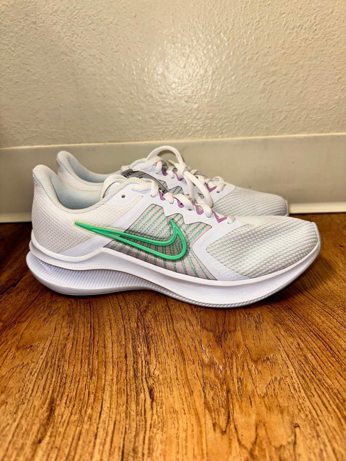 Nike Nike Downshifter 17 'White Signal Green' Sample Size US 8 / IT 38 - 1 Thumbnail
