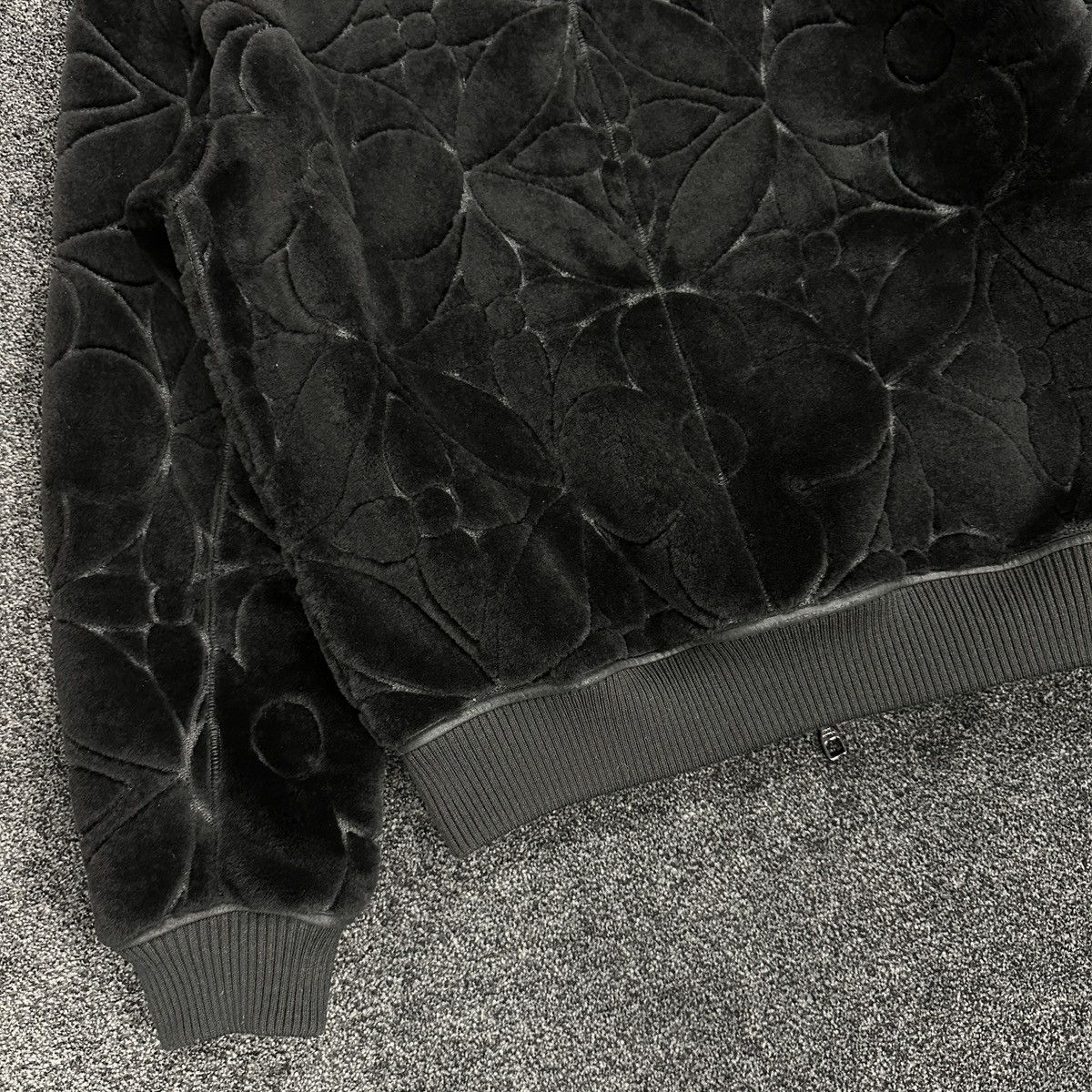 Louis Vuitton Louis Vuitton LV Flower Reversible Shearling Jacket IT48 Size US M / EU 48-50 / 2 - 15 Thumbnail