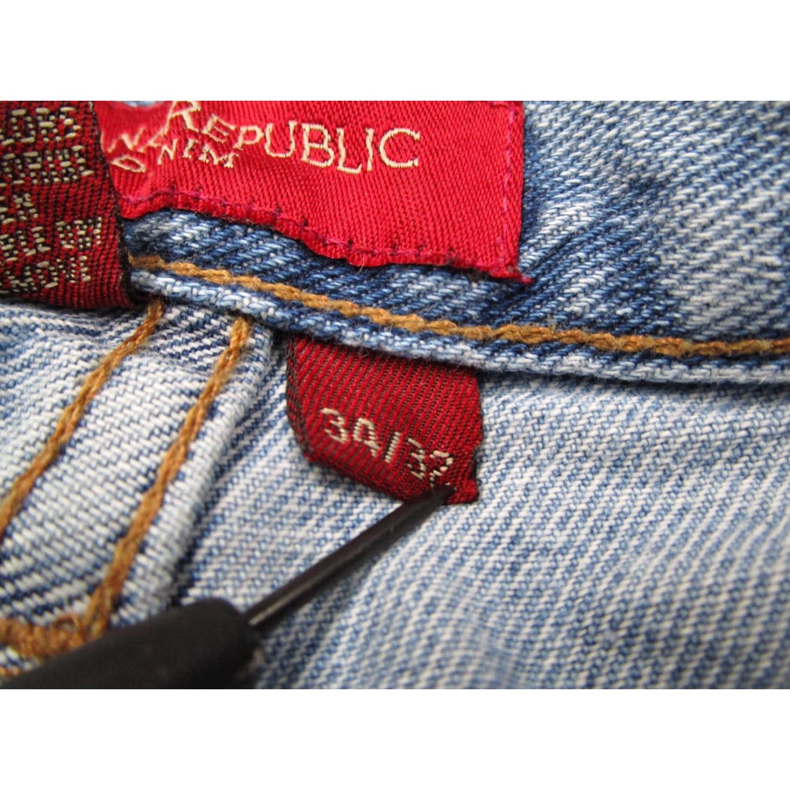 Banana Republic VINTAGE Banana Republic Jeans Mens 34 Blue Stonewash Button Fly High Rise Denim 90s City Hipster Punk Retro 34x32 Mens Size US 34 / EU 50 - 5 Thumbnail