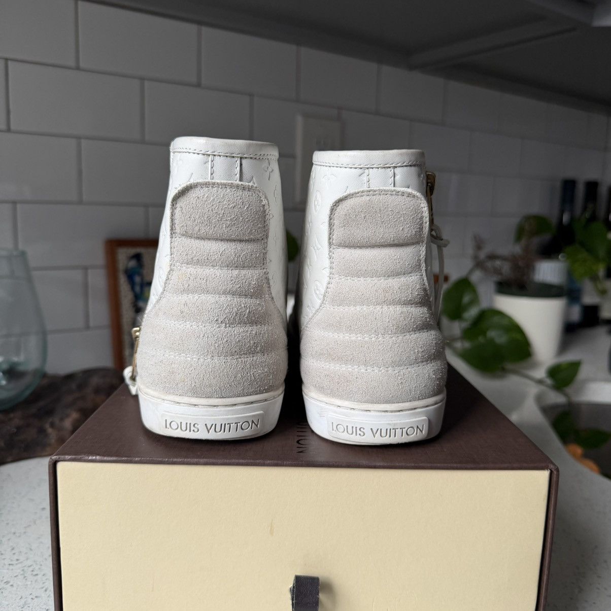 Louis Vuitton Louis Vuitton White Hi-Top Monogram Sneakers / Made in Italy Size US 7.5 / IT 37.5 - 5 Thumbnail
