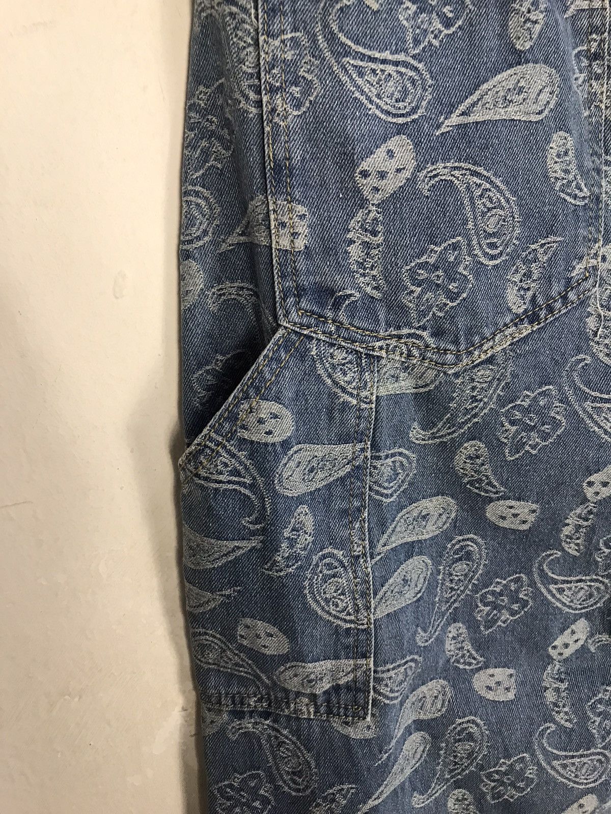 Japanese Brand × Vintage Vintage Japanese Brand Carpenter Paisley Art Denim Shorts Size US 30 / EU 46 - 12 Thumbnail