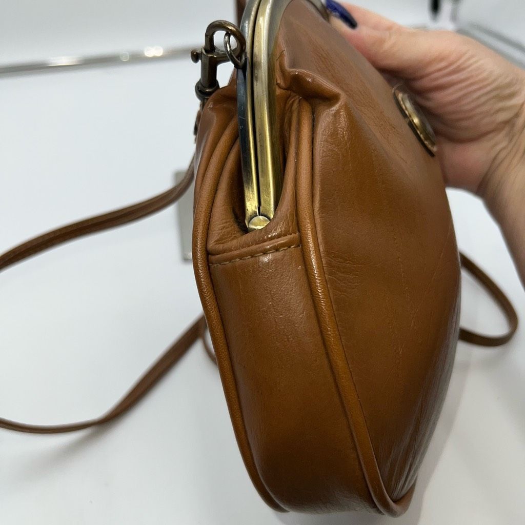 Other Capezio Vintage KISS Lock Faux Leather Crossbody Bag Size ONE SIZE - 6 Thumbnail