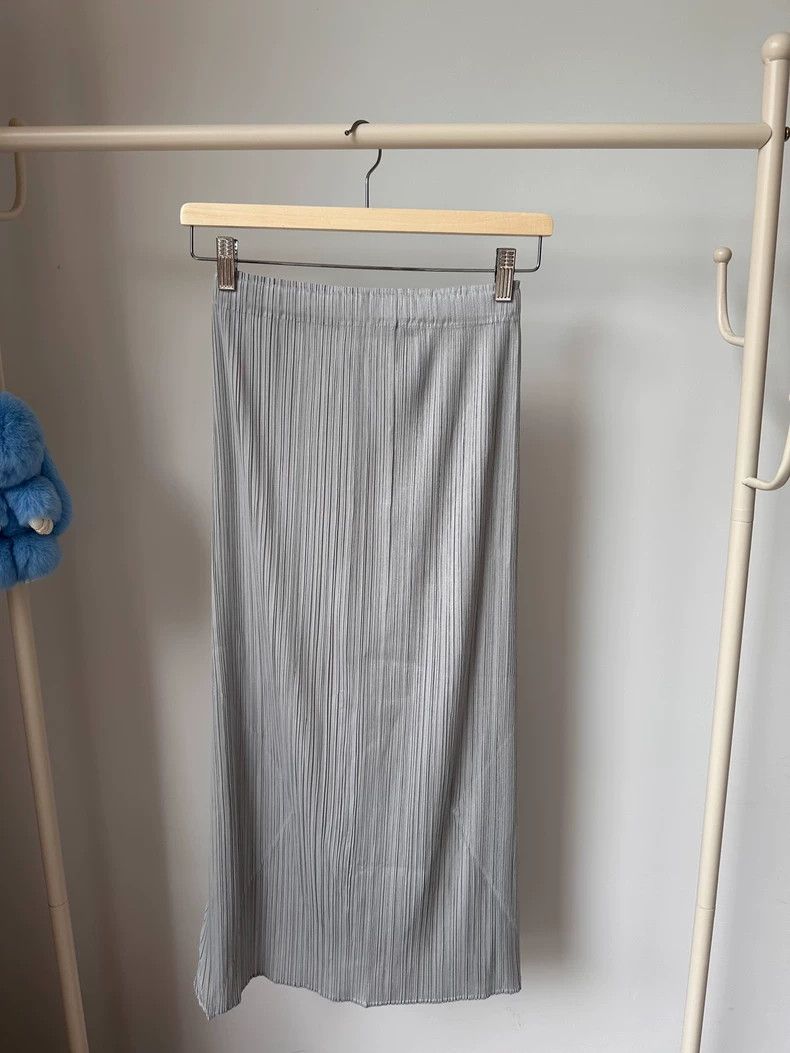 Issey Miyake Issey Miyake size:3 Grey pleated mermaid girl skirt Size 31" - 4 Thumbnail