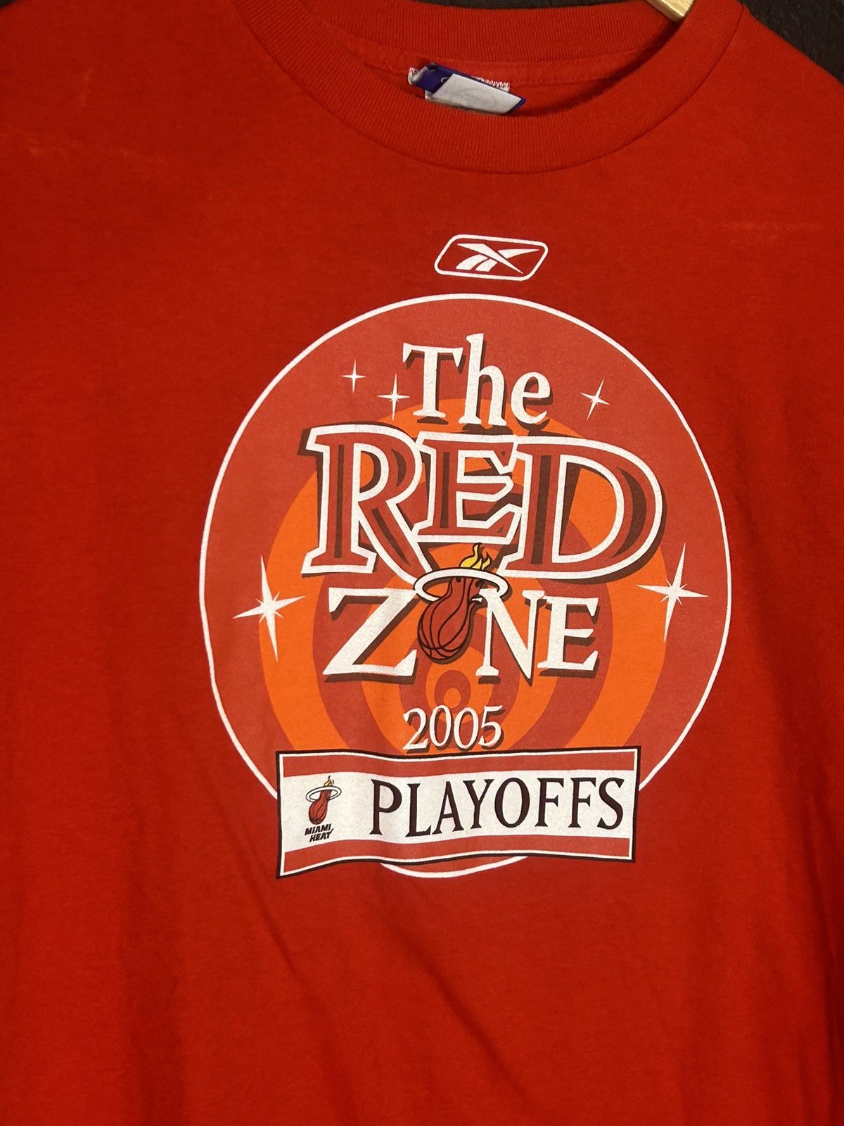 NBA Reebok 2005 NBA Miami Heat Playoffs Red Zone T Shirt Size US XL / EU 56 / 4 - 2 Thumbnail