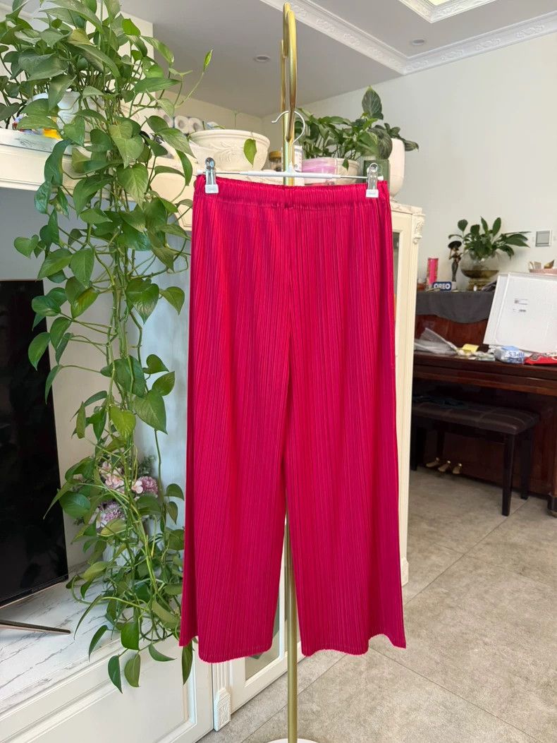Issey Miyake Issey Miyake size:2 Red pleated straight-leg pants Size 31" - 5 Thumbnail