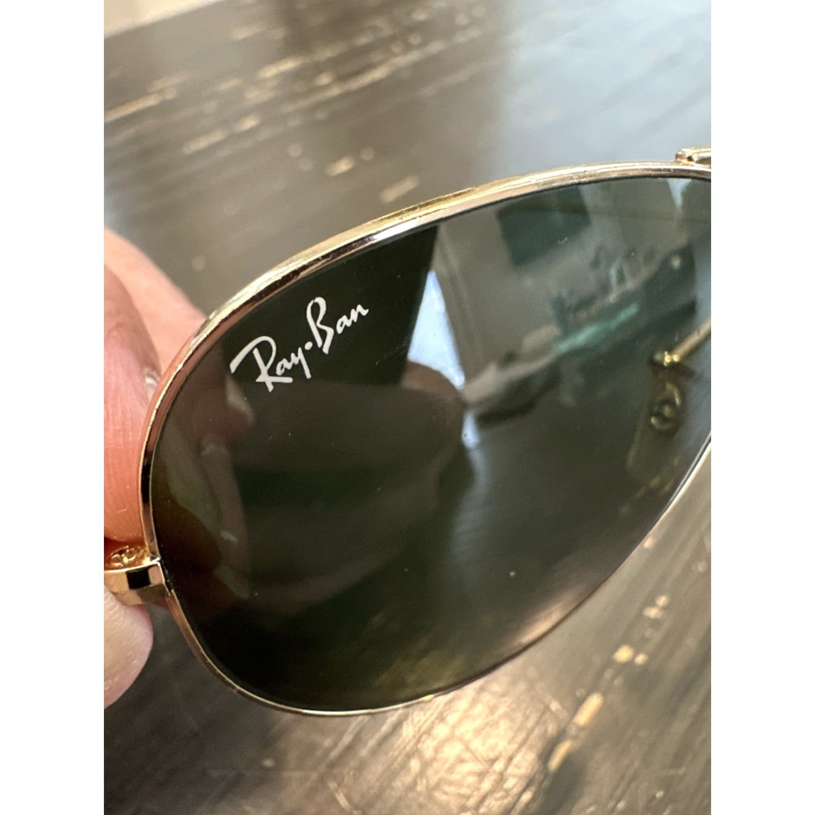 Vintage VINTAGE? No, it's not vintage. Ray-Ban Aviator Sunglasses Metal Large 3025 Men Adult Size Large Gold Frame Black Gradient Lens 90s Classic Mens Size ONE SIZE - 3 Thumbnail