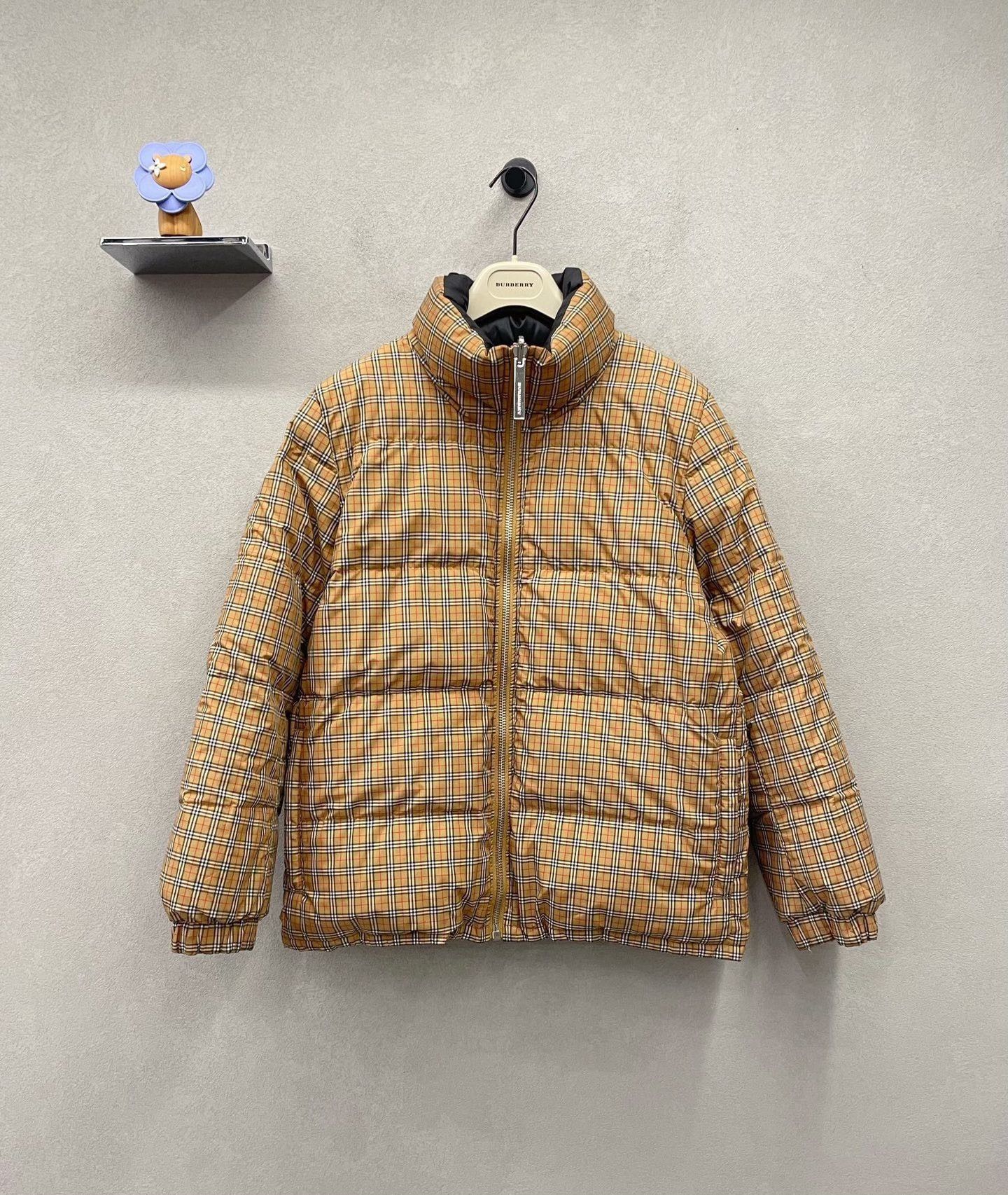 Burberry Burberry Classic Check Down Jacket Size US M / EU 48-50 / 2 - 1 Thumbnail