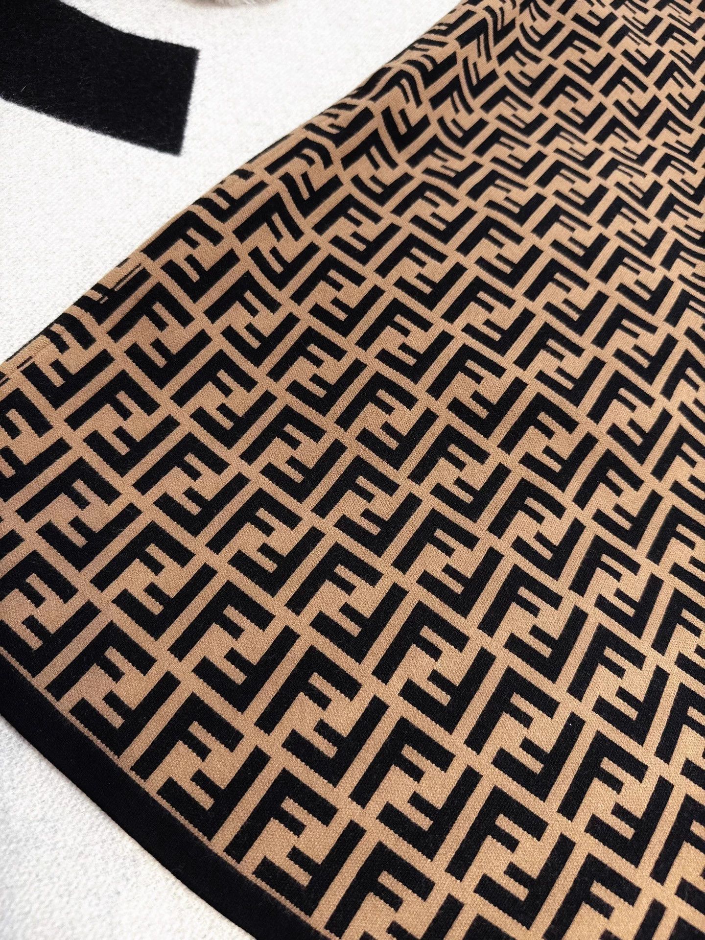 Fendi Fendi Brown FF Knit Mid-Length Skirt 38 Size 27" / US 4 / IT 40 - 2 Thumbnail