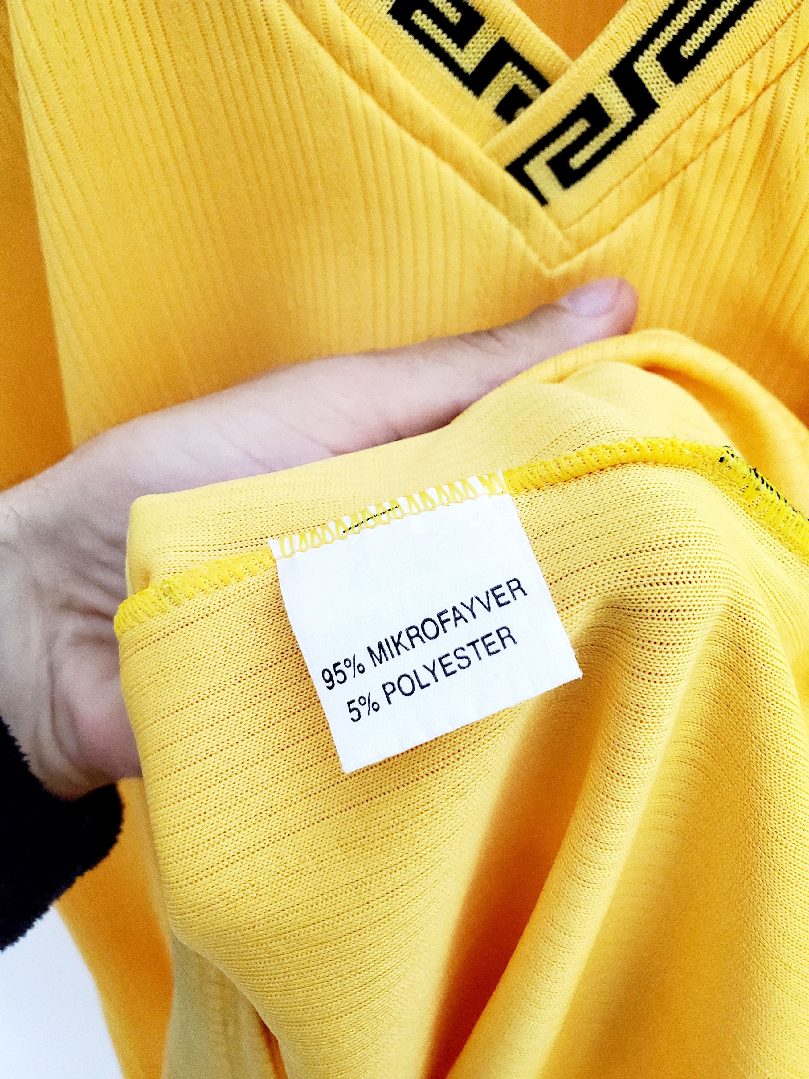 Versace Jeans Couture × Vintage Vintage 90s Versace Jeans Couture shirt perfect condition Xl Size US XL / EU 56 / 4 - 5 Thumbnail