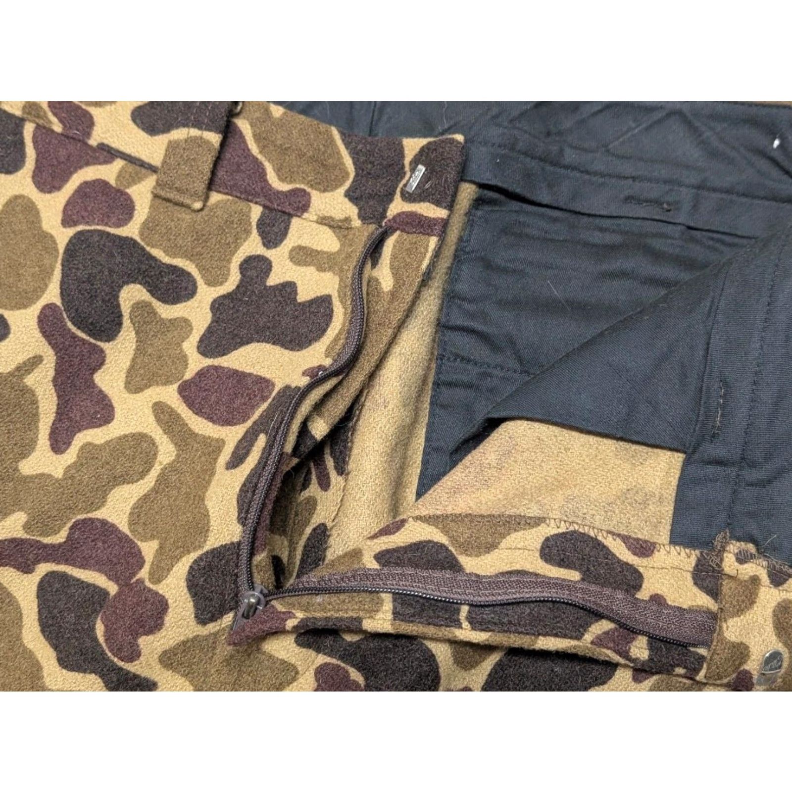Vintage VINTAGE Woolrich Pants Hunting Men's Wool Cargo Camouflage USA Made 36x30 Brown 36x30 Wool Rugged Woolrich Hunting Pants Mens Camouflage USA Made 90s Size US 36 / EU 52 - 3 Thumbnail