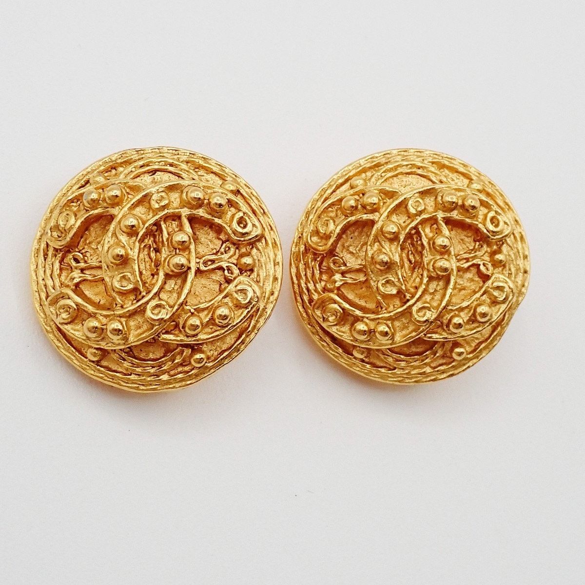 Chanel Gold Plated Vintage CC Round Button Clip-on Earrings