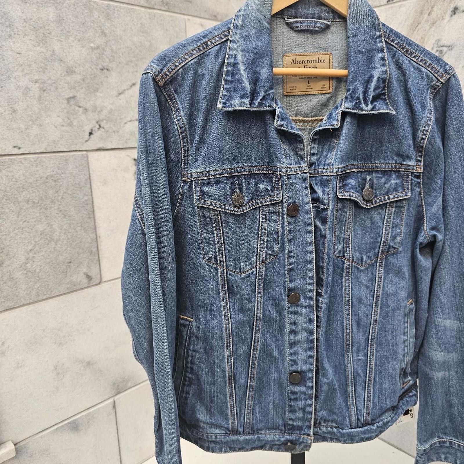 Abercrombie & Fitch Abercrombie & Fitch Denim Jacket Size US L / EU 52-54 / 3 - 2 Thumbnail