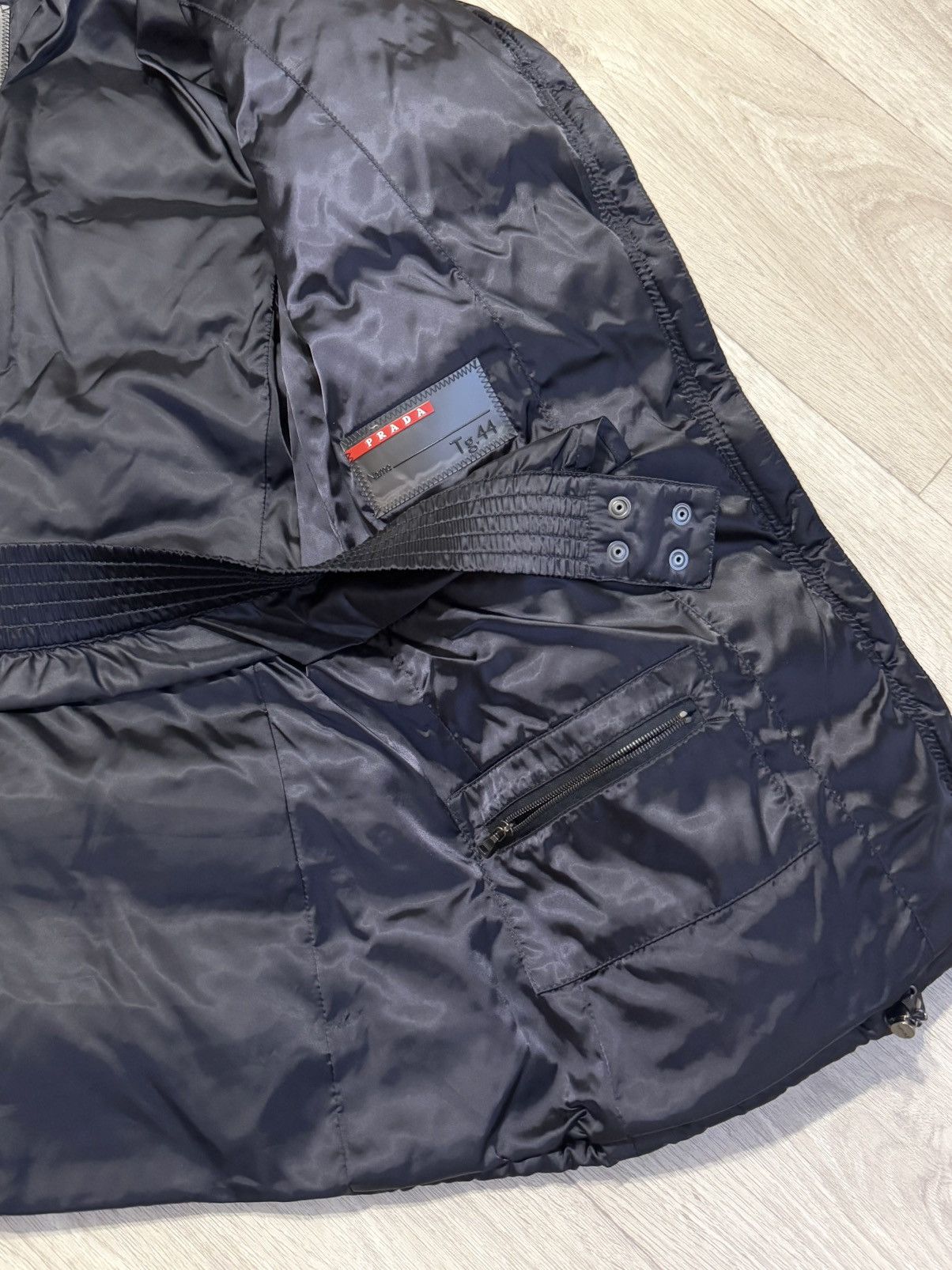 Prada 🔷Vintage Prada Women’s Nylon Puffer Jacket🔷 Size M / US 6-8 / IT 42-44 - 9 Thumbnail