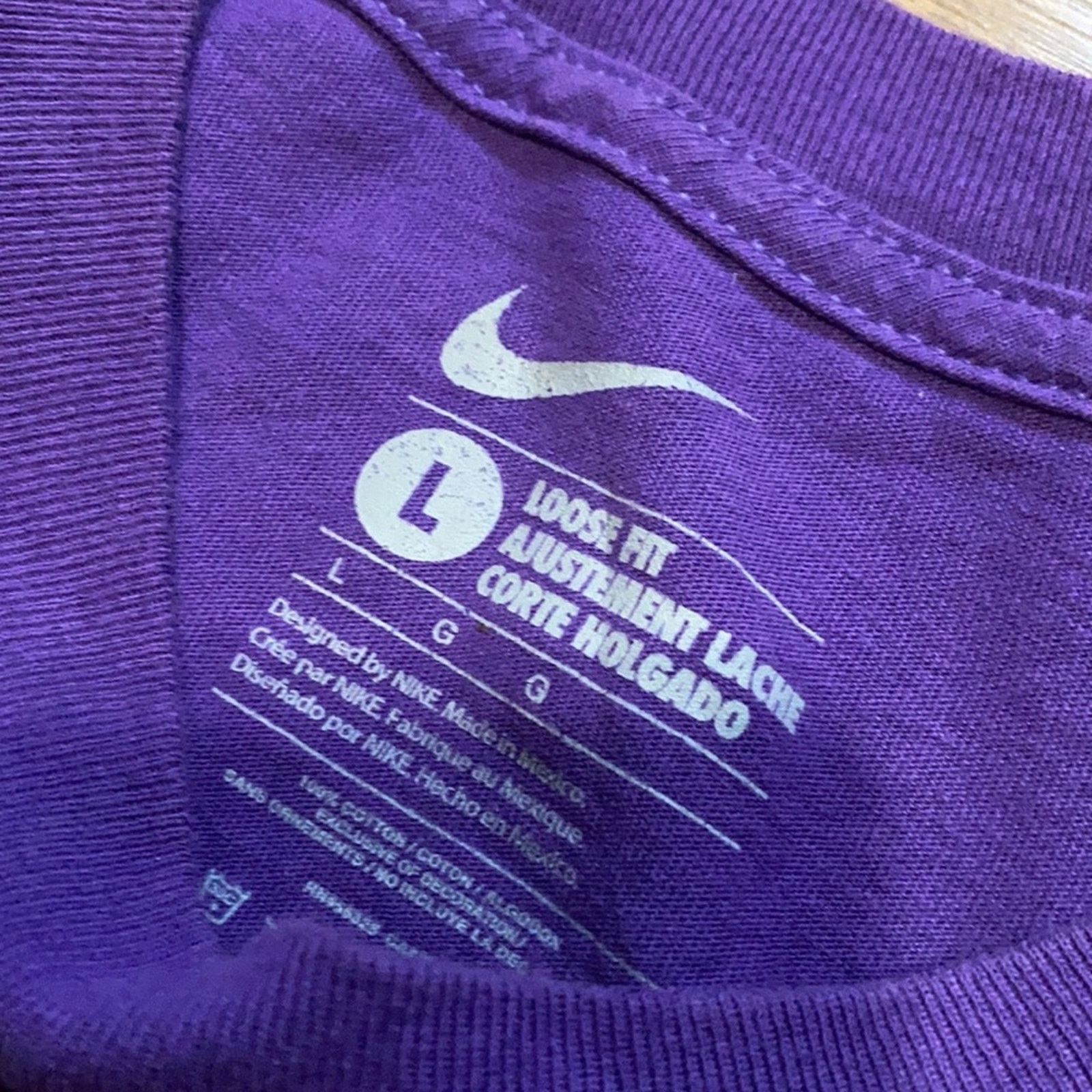 Nike 2011 Nike Center Swoosh Sneaker Short Sleeve Size US L / EU 52-54 / 3 - 4 Thumbnail