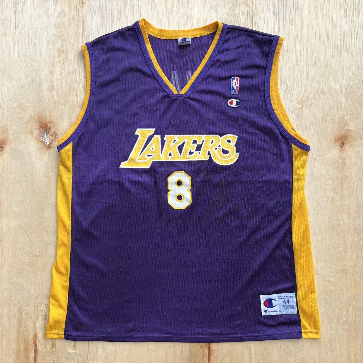 Champion VINTAGE NBA LA LAKERS KOBE BRYANT NO 8 CHAMPION JERSEY Size US L / EU 52-54 / 3 - 1 Thumbnail