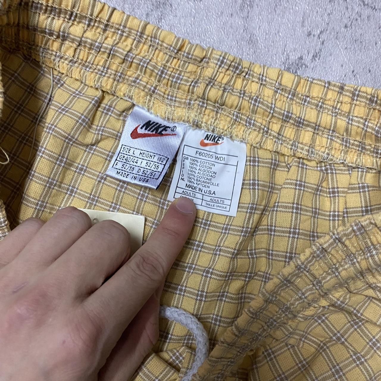 Nike Yellow and black Nike checkered shorts Size US 34 / EU 50 - 3 Thumbnail