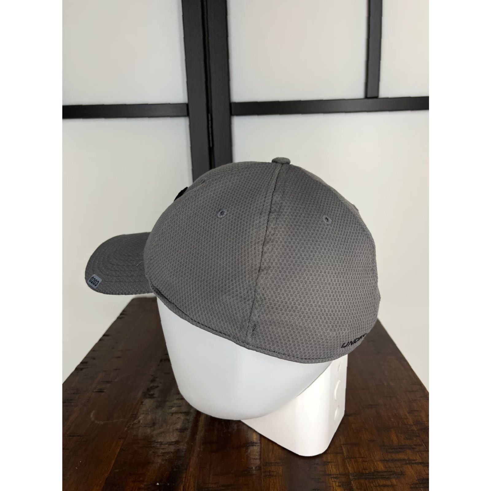 Under Armour Under Armour Hat Cap Fitted XL Adult Gray Polyester Outdoors Camp Hike Baseball Cap Men Black 90s Outdoor Sports Breathable Lightweight Mens Size ONE SIZE - 5 Thumbnail