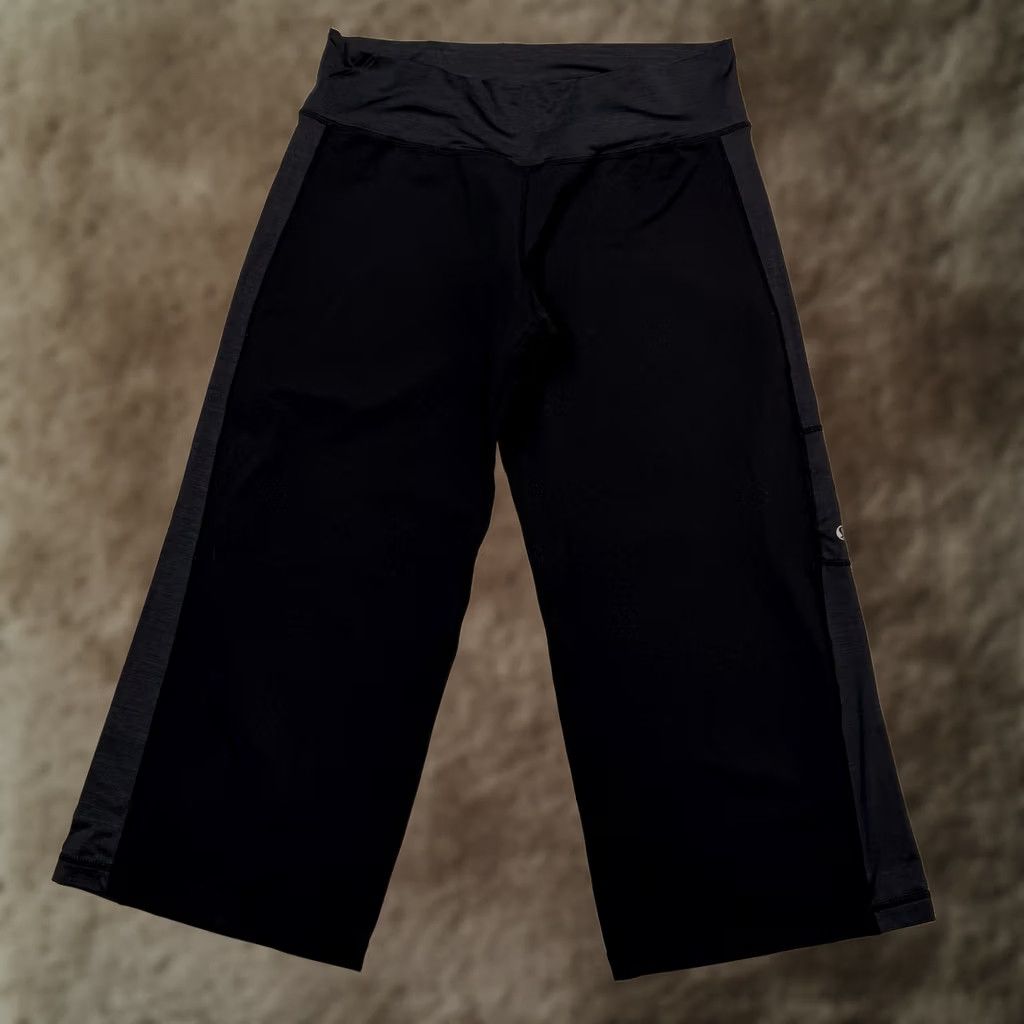 Lululemon Lululemon Pants Womens Medium Black Cropped Wide Leg Elastic Waist Zip Pocket Size 29" - 1 Thumbnail