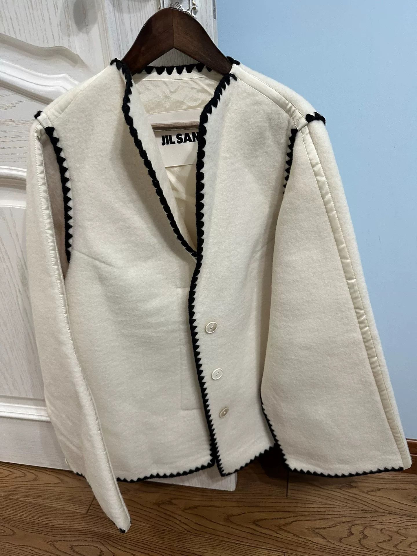Jil Sander Elegant Jil Sander Coat with Dramatic Sleeves Size S / US 4 / IT 40 - 1 Thumbnail