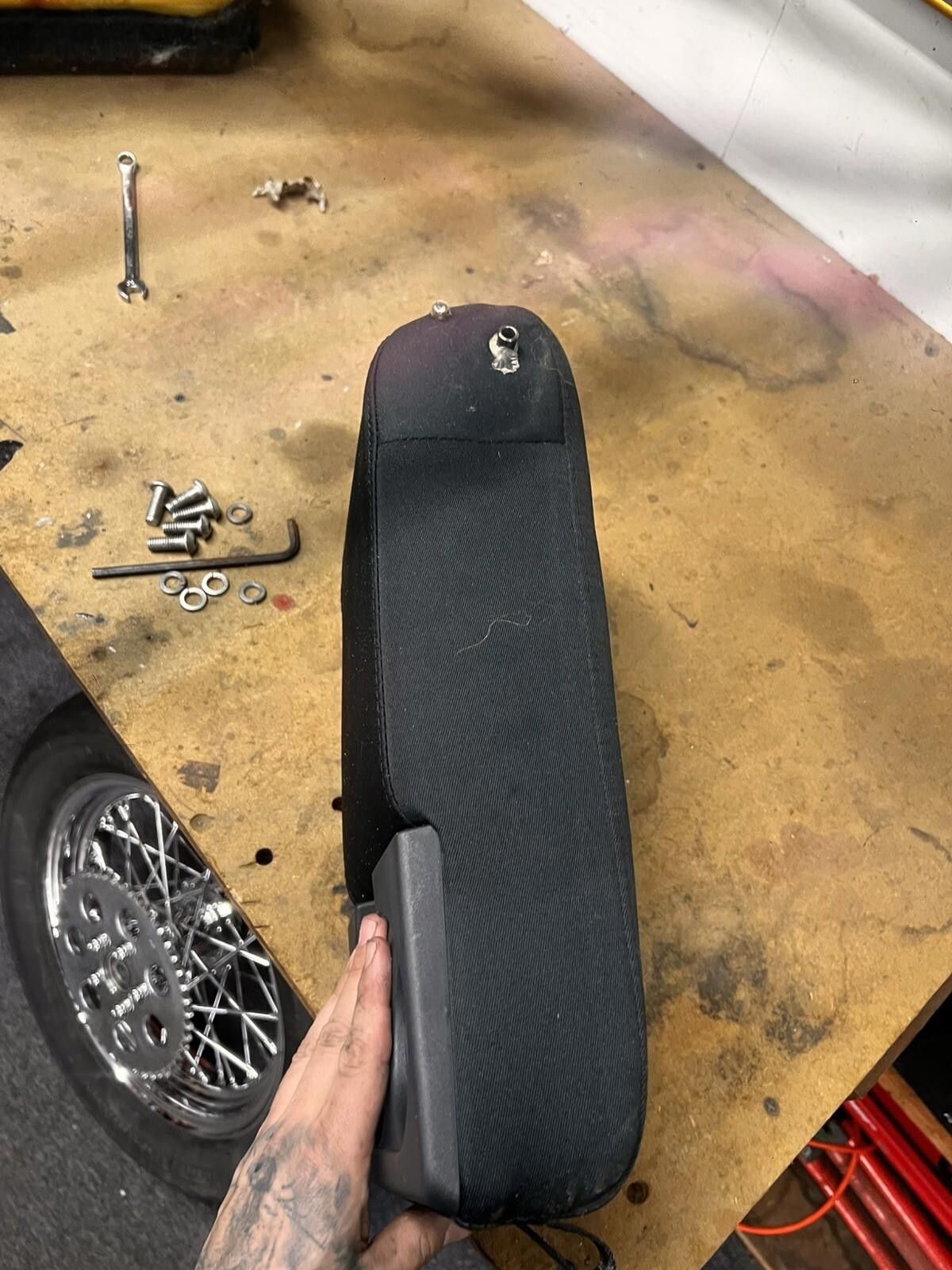 Ford 2016 FORD FUSION Hybrid REAR SEAT Armrest read Description Size ONE SIZE - 2 Thumbnail