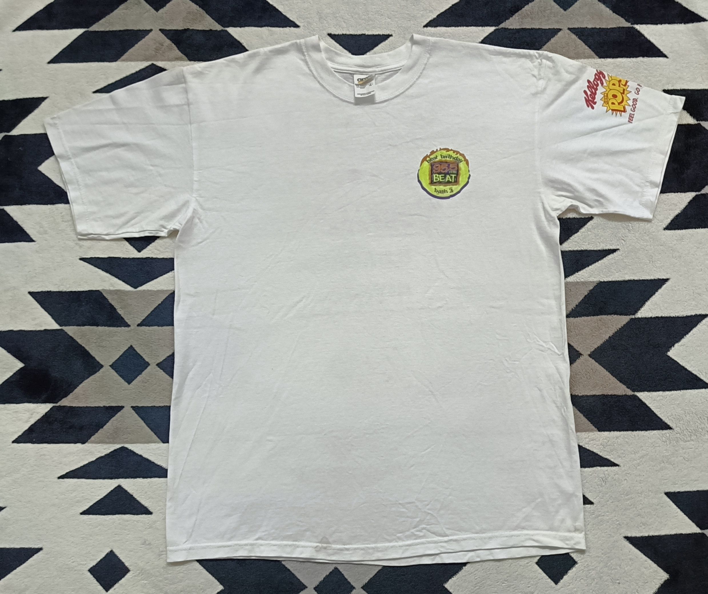 Rap Tees × Vintage 🔥🔥 Vintage Beat Birthday 95.5 Promo Tee Size US L / EU 52-54 / 3 - 3 Thumbnail