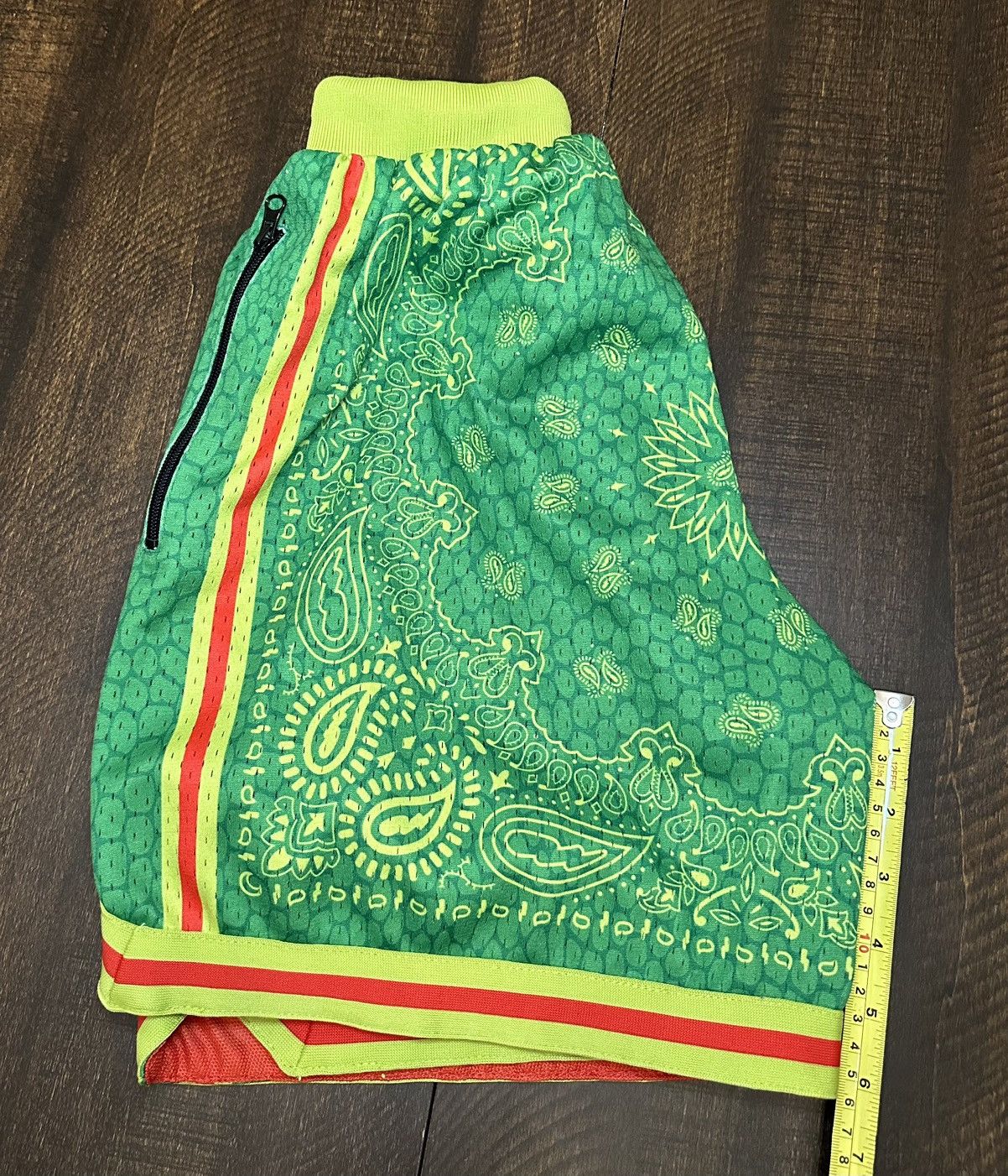 Collect and Select Collect and Select Christmas Kobe Grinch Mamba Shorts-XXS Size US 28 / EU 44 - 6 Thumbnail