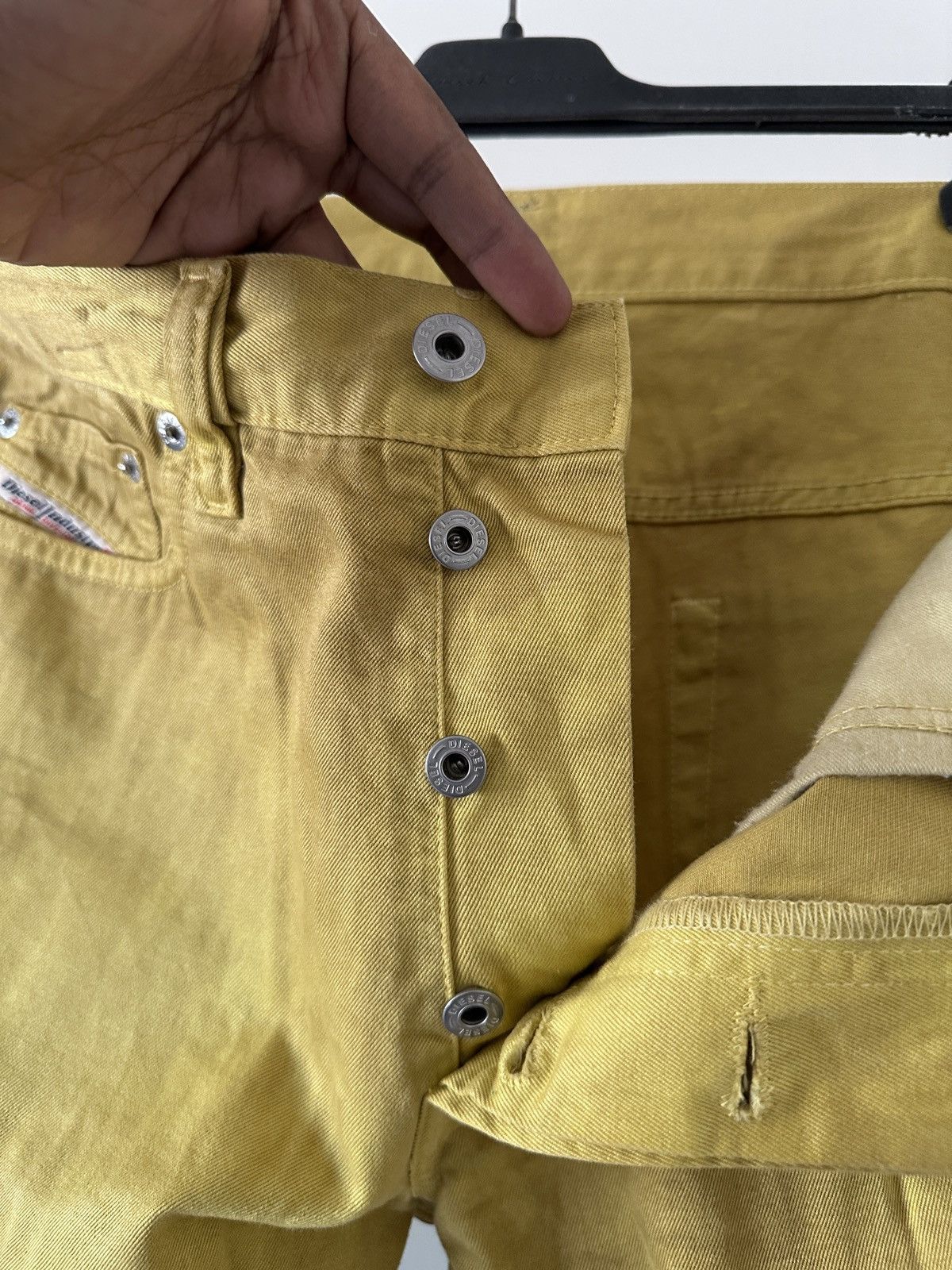 Diesel 2000s Diesel Dirty Stain Yellow flare Jeans Size US 32 / EU 48 - 14 Thumbnail