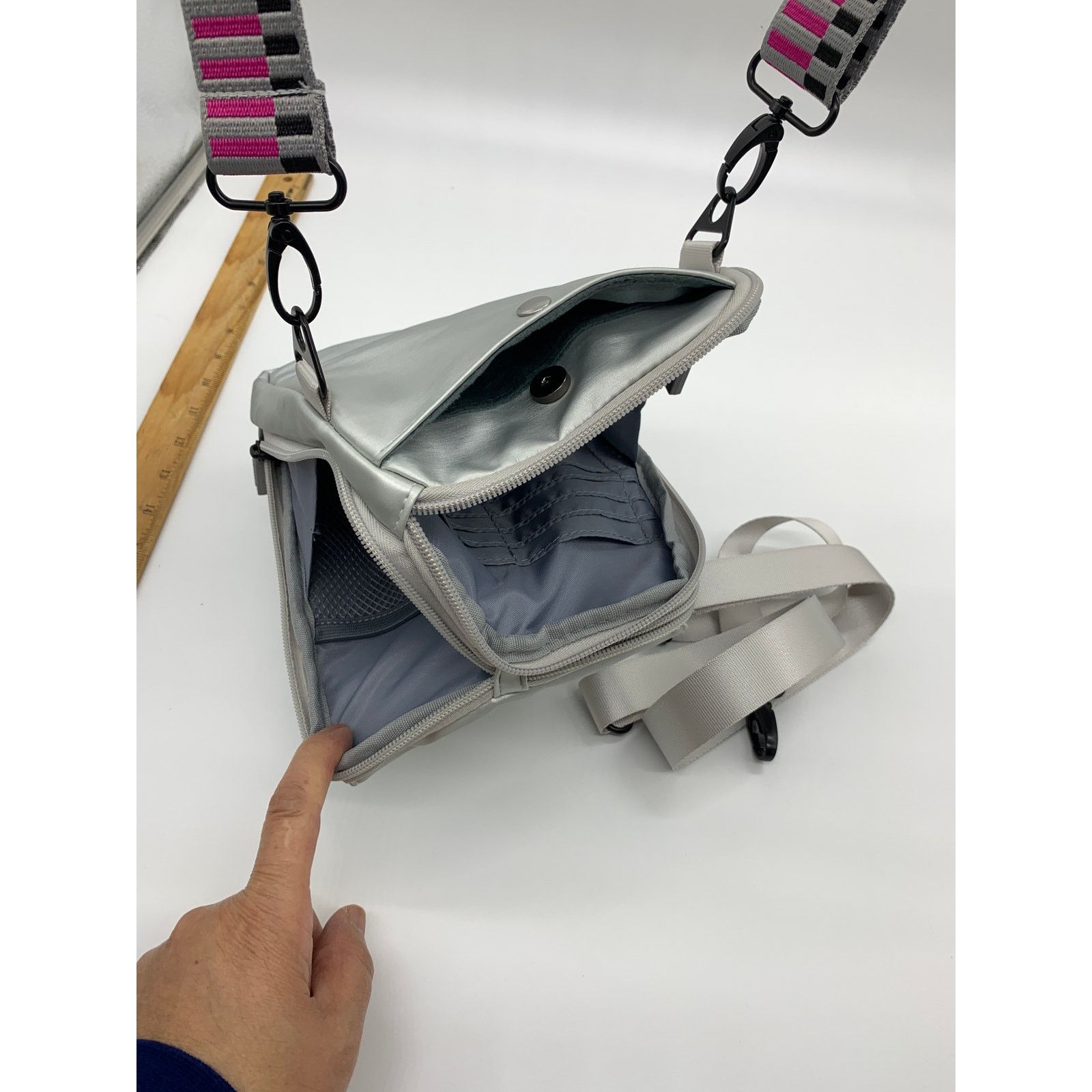Other IHKWIP Crossbody Purse Womens Everyday Essentials Bag Size ONE SIZE - 12 Thumbnail
