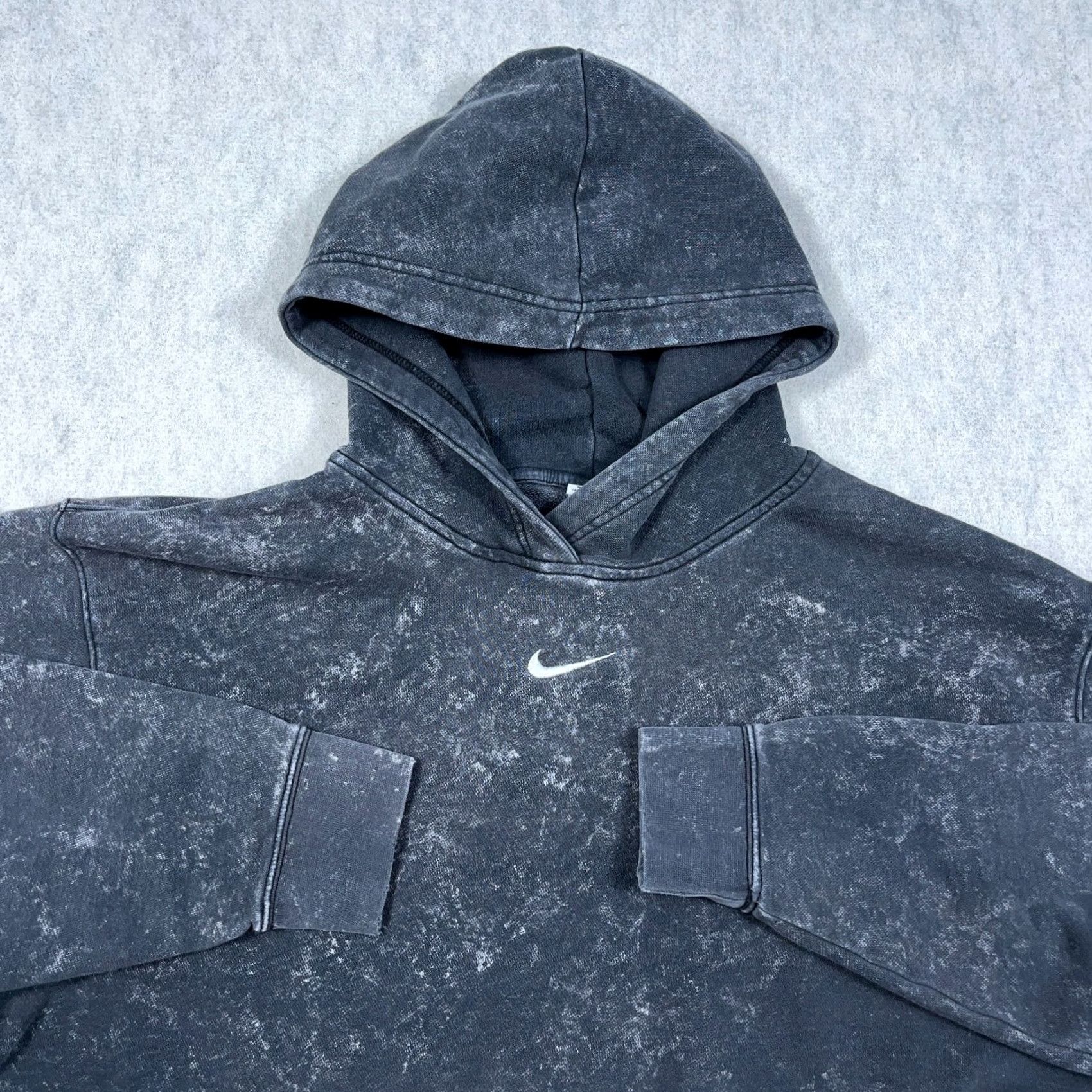 Nike Nike Hoodie Women 1X Center Swoosh Cropped Baggy Retro Faded Black Acid Wash Size XL / US 12-14 / IT 48-50 - 2 Thumbnail