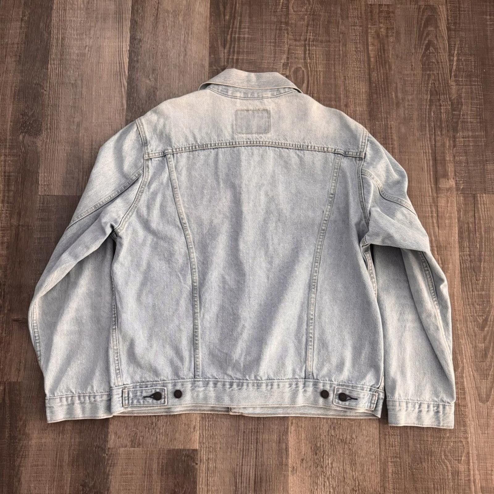Levi's LEVIS • Classic Denim Jacket (L) NWT Size US L / EU 52-54 / 3 - 8 Thumbnail