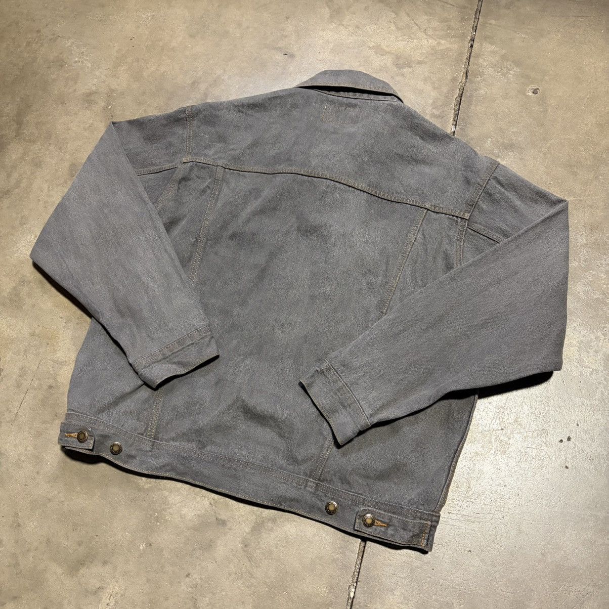 Wrangler Vintage Wrangler Rugged Wear Denim Trucker Jacket Charcoal Size US L / EU 52-54 / 3 - 6 Thumbnail