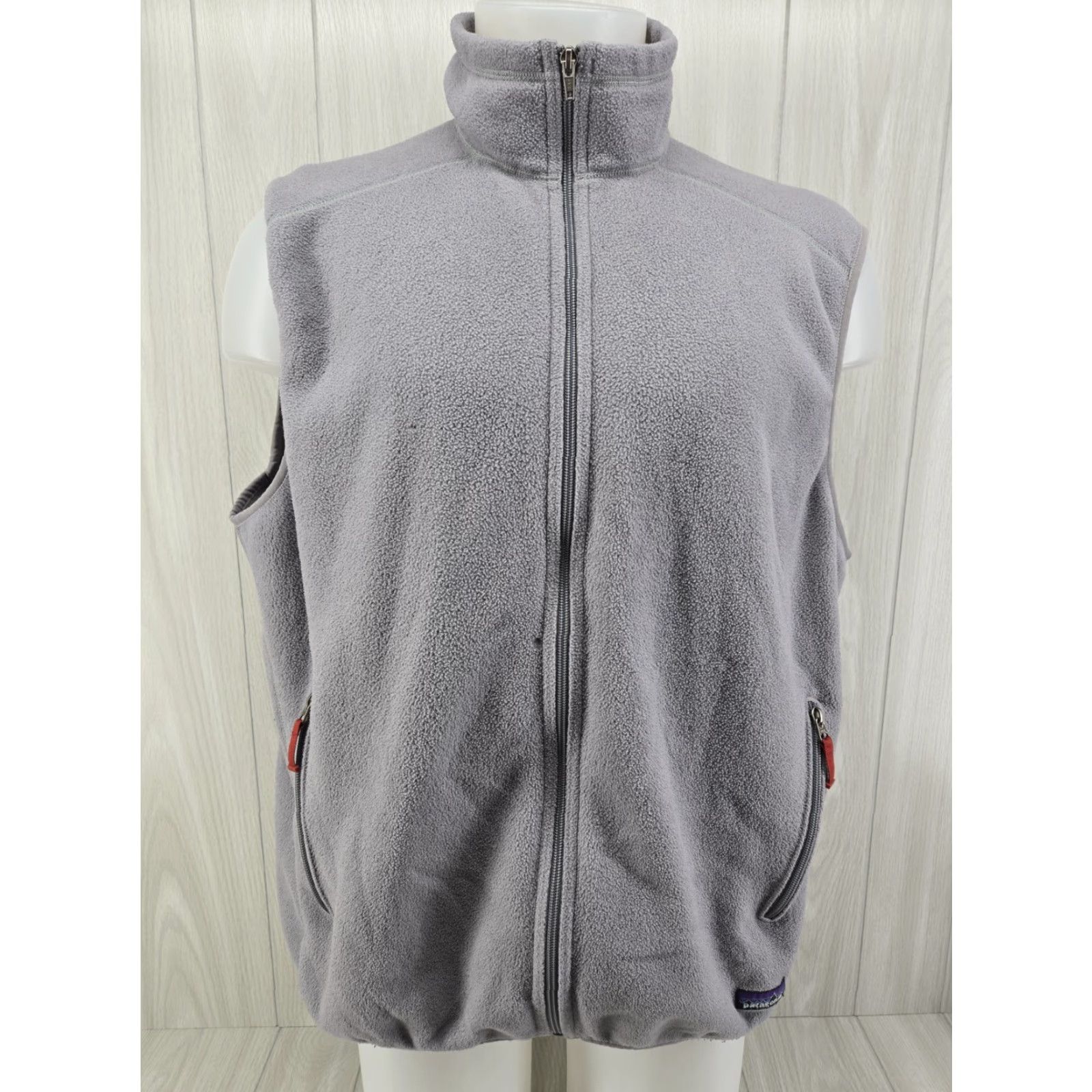Patagonia Patagonia Synchilla Vest Mens 2XL Gray Fleece Zip Vest Outdoor Ski Medium Shoulder to Shoulder 20.75" Armpit to Armpit 26.5" Down Back 30" Vintage: No Size US XXL / EU 58 / 5 - 2 Thumbnail