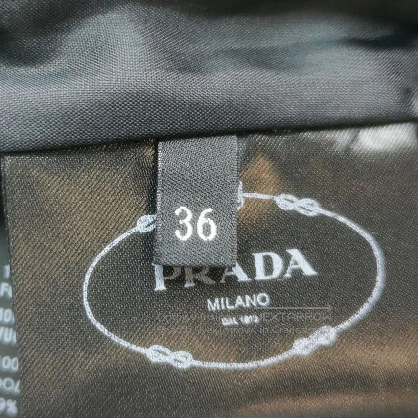 Prada Prada Wool Midi Skirt in Solid Color . Size 35" - 6 Thumbnail