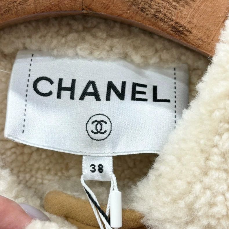 Chanel Chanel FurLined Jacket with Lion Button -2505 Size M / US 6-8 / IT 42-44 - 4 Thumbnail
