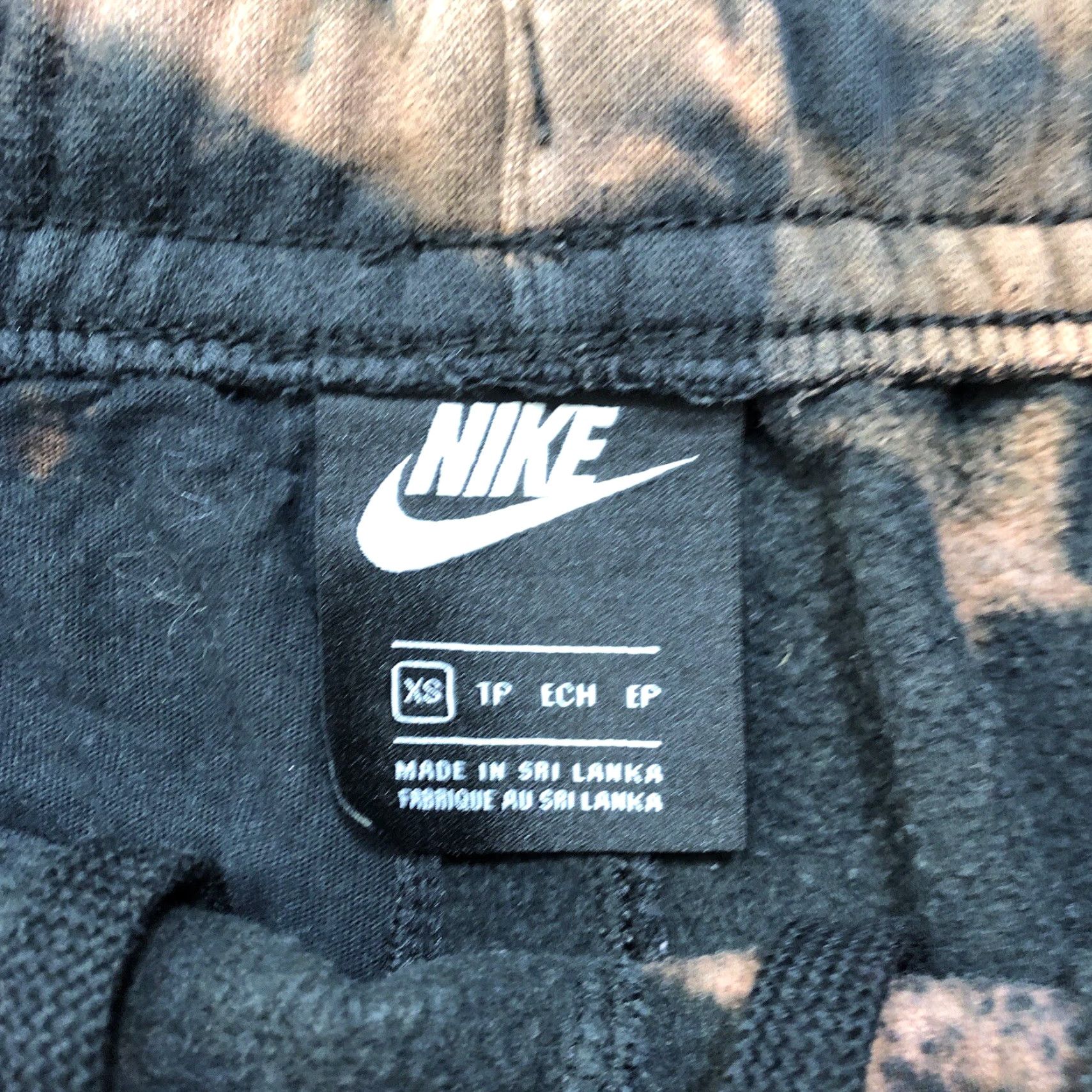 Nike VINTAGE Nike Sweatpants Black Adult XS Tie Dye Drawstring Pockets 90s University Athleisure Logo Size US 27 - 7 Thumbnail