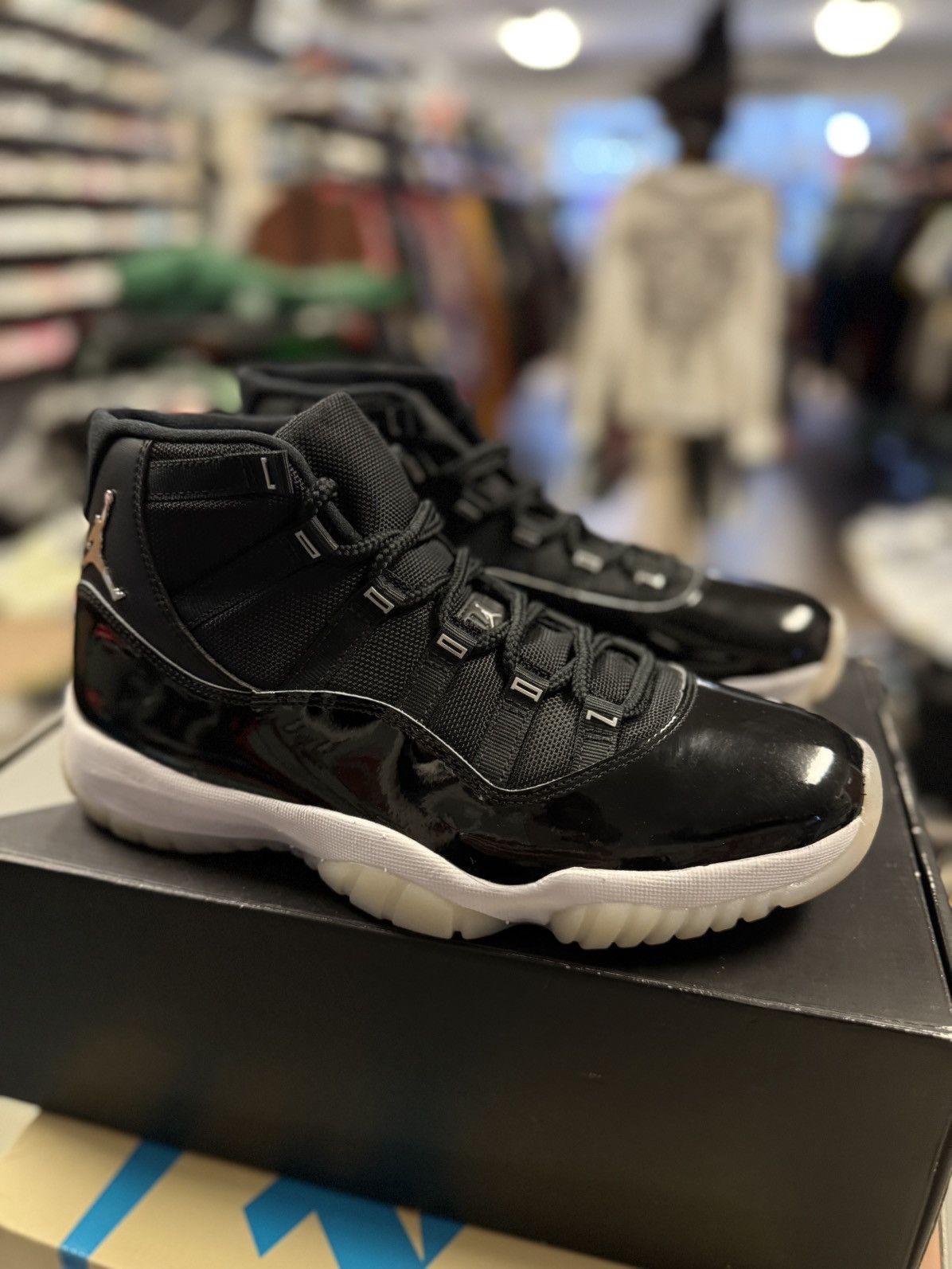 Jordan Brand × Nike Jordan 11 Jubilee Size 9.5 Clean Condition W/ BOX Size US 9.5 / EU 42-43 - 2 Thumbnail