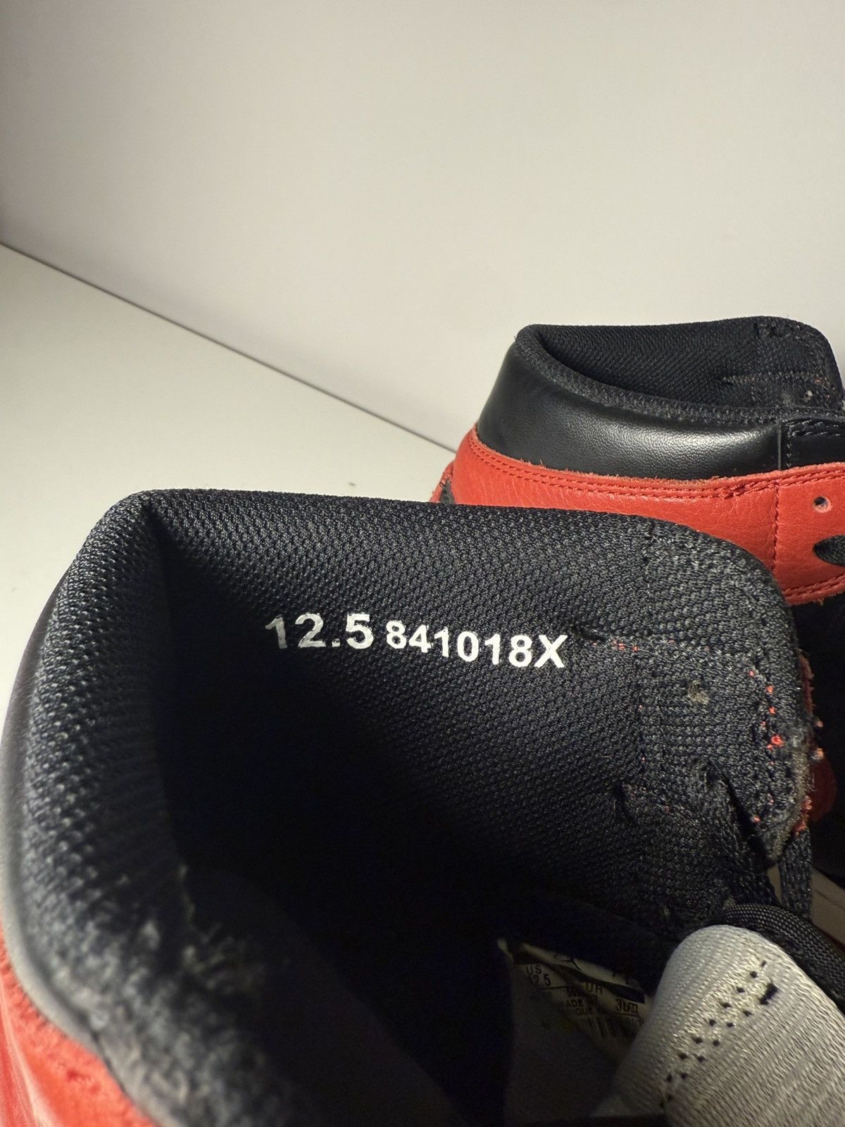 Nike Nike Air Jordan 1 Bred Size US 12.5 / EU 45-46 - 3 Thumbnail