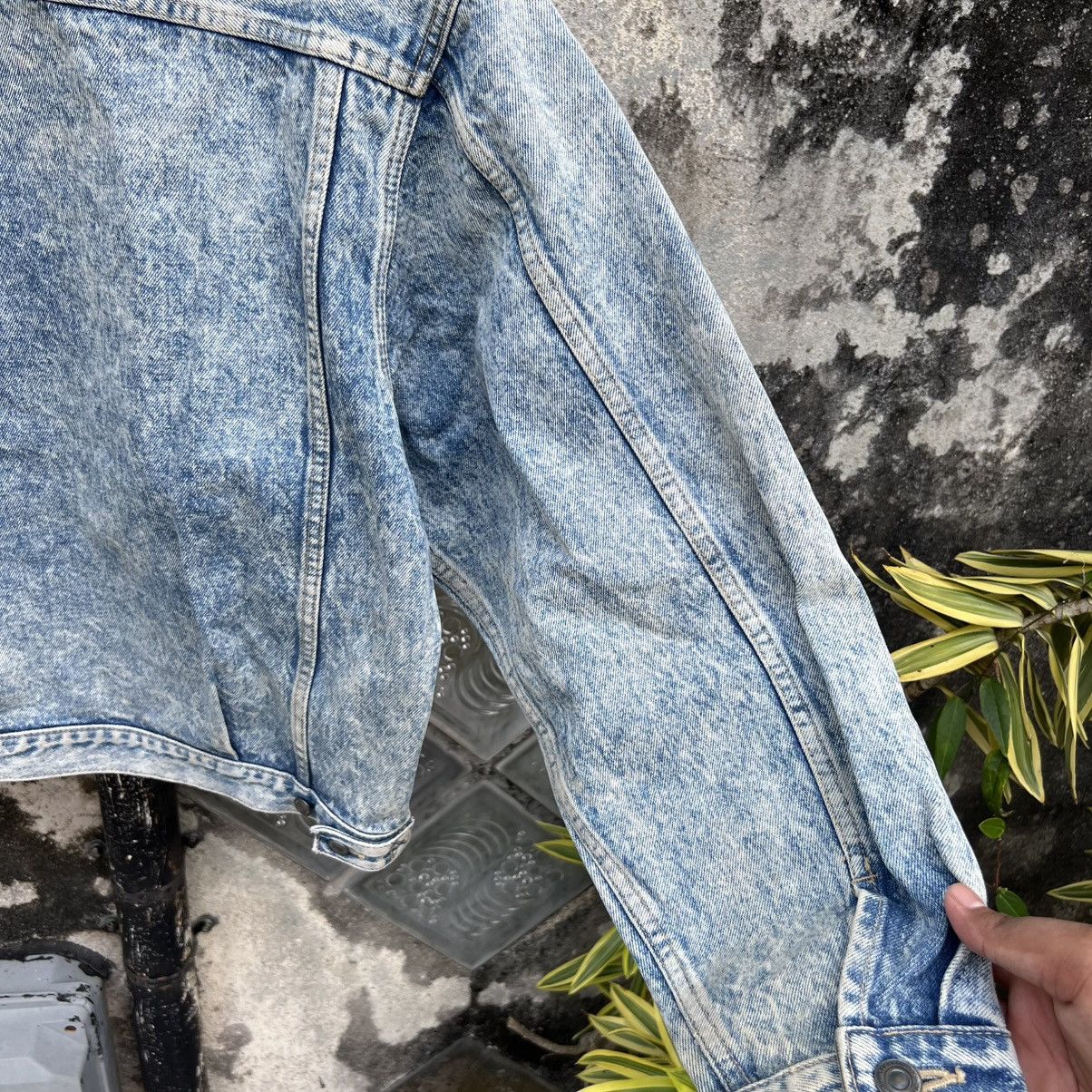 Japanese Brand “RARE” ACID WASH TYPE-3 DENIM JACKET Size US L / EU 52-54 / 3 - 23 Thumbnail