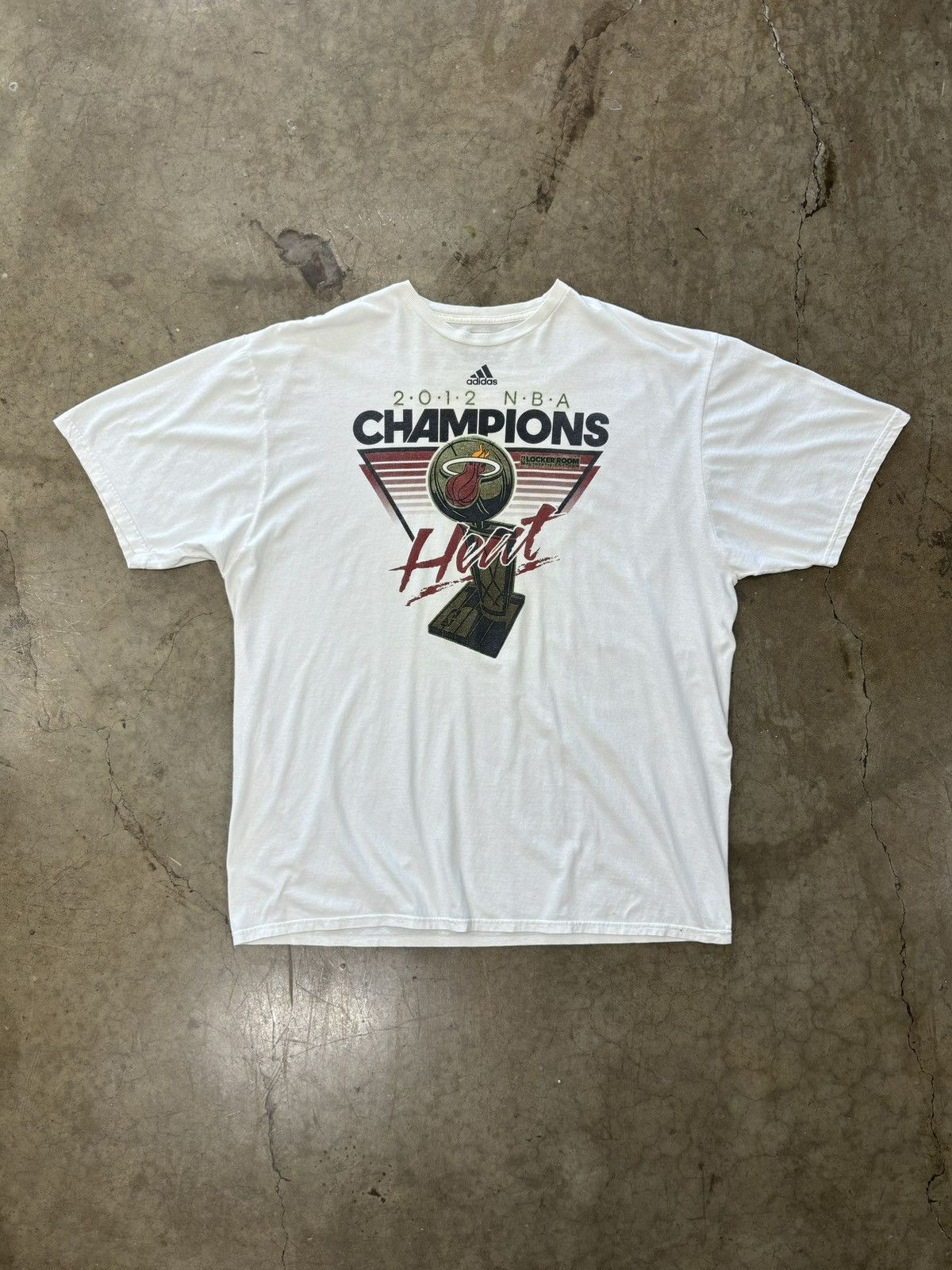 NBA × Vintage Vintage Adidas NBA Miami Heat Champions Tee 2XL Size US XXL / EU 58 / 5 - 2 Thumbnail