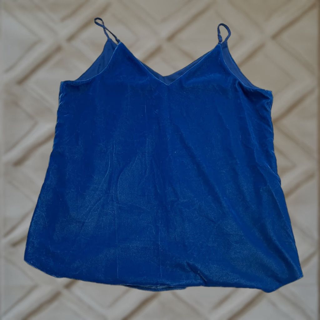 Express Express Velvet Camisole Tank Top Women M Blue V-Neck Spaghetti Strap Casual Size M / US 6-8 / IT 42-44 - 1 Thumbnail