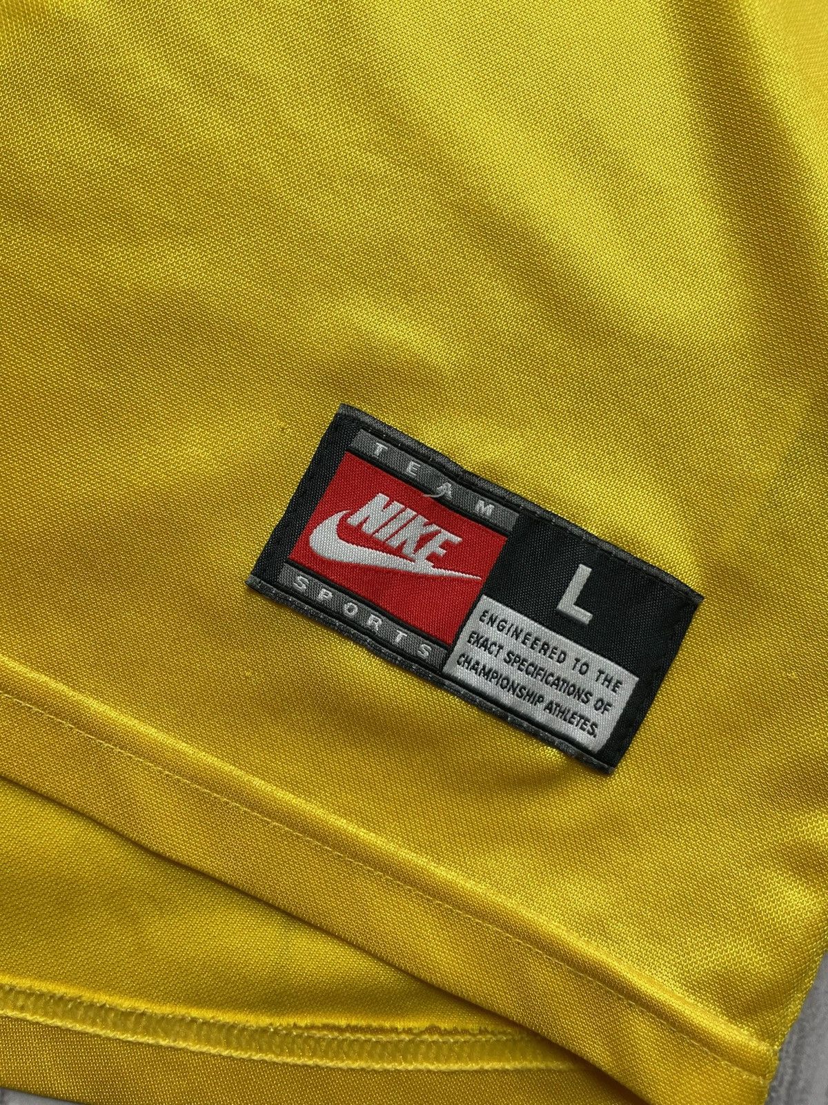 Vintage Vintage Nike Arsenal long sleeve yellow soccer jersey Xs/S Size US XS / EU 42 / 0 - 6 Thumbnail