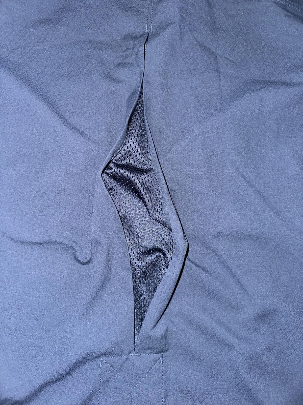 Nike Nike ACG Dri-FIT UV 'Devastation Trail' Men's Top Sample Size US M / EU 48-50 / 2 - 12 Thumbnail