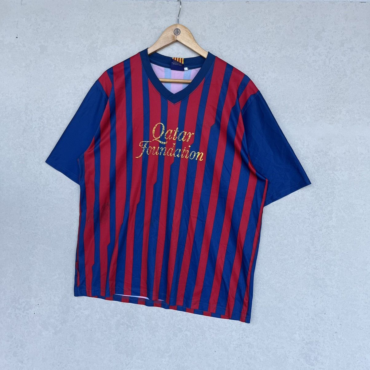 Other Vintage Barcelona Red & Blue Striped Football Shirt Size L Size US L / EU 52-54 / 3 - 2 Thumbnail