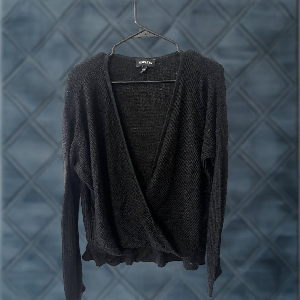 Express VINTAGE Express Women Sweater Pullover XS Black V-Neck Long Sleeve Casual Modern Women Size XS / US 0-2 / IT 36-38 - 1 Thumbnail