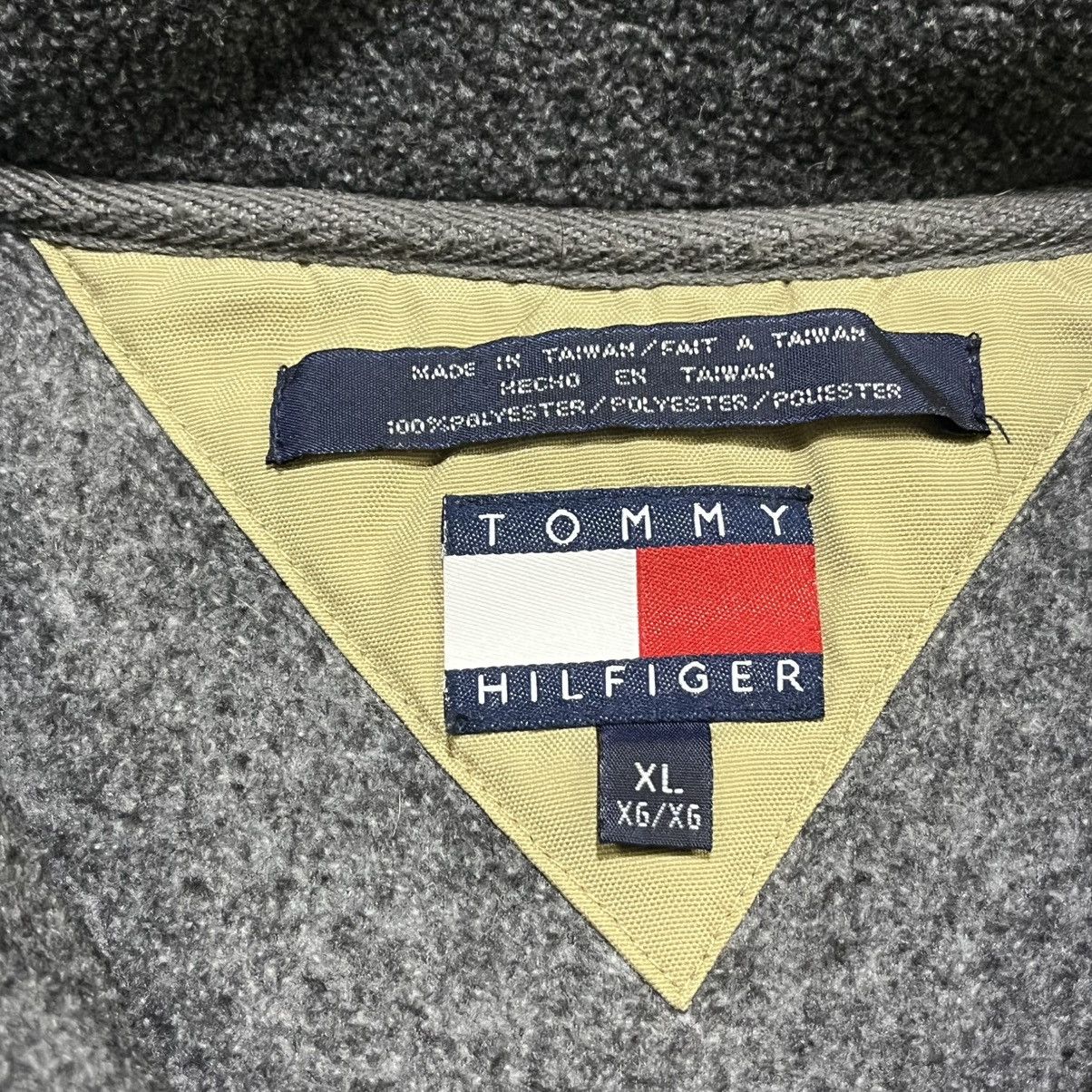 Tommy Hilfiger Vintage Tommy Hilfiger Skater Gray 1/4 Zip Fleece Sweater Size US XL / EU 56 / 4 - 8 Thumbnail
