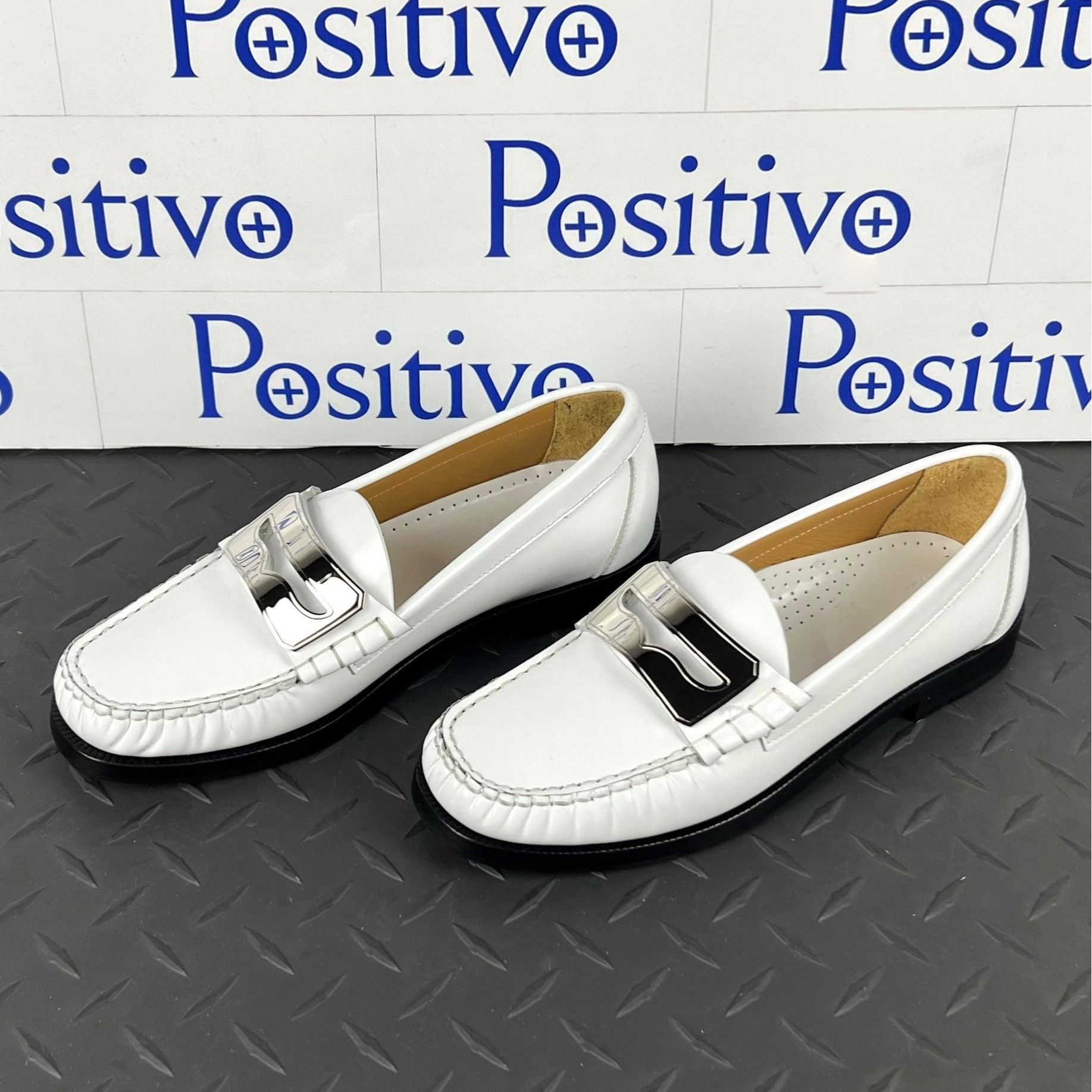 Buscemi Buscemi Town Loafer Off White Leather Loafers US 7 SAMPLE Size US 7 / IT 37 - 2 Thumbnail