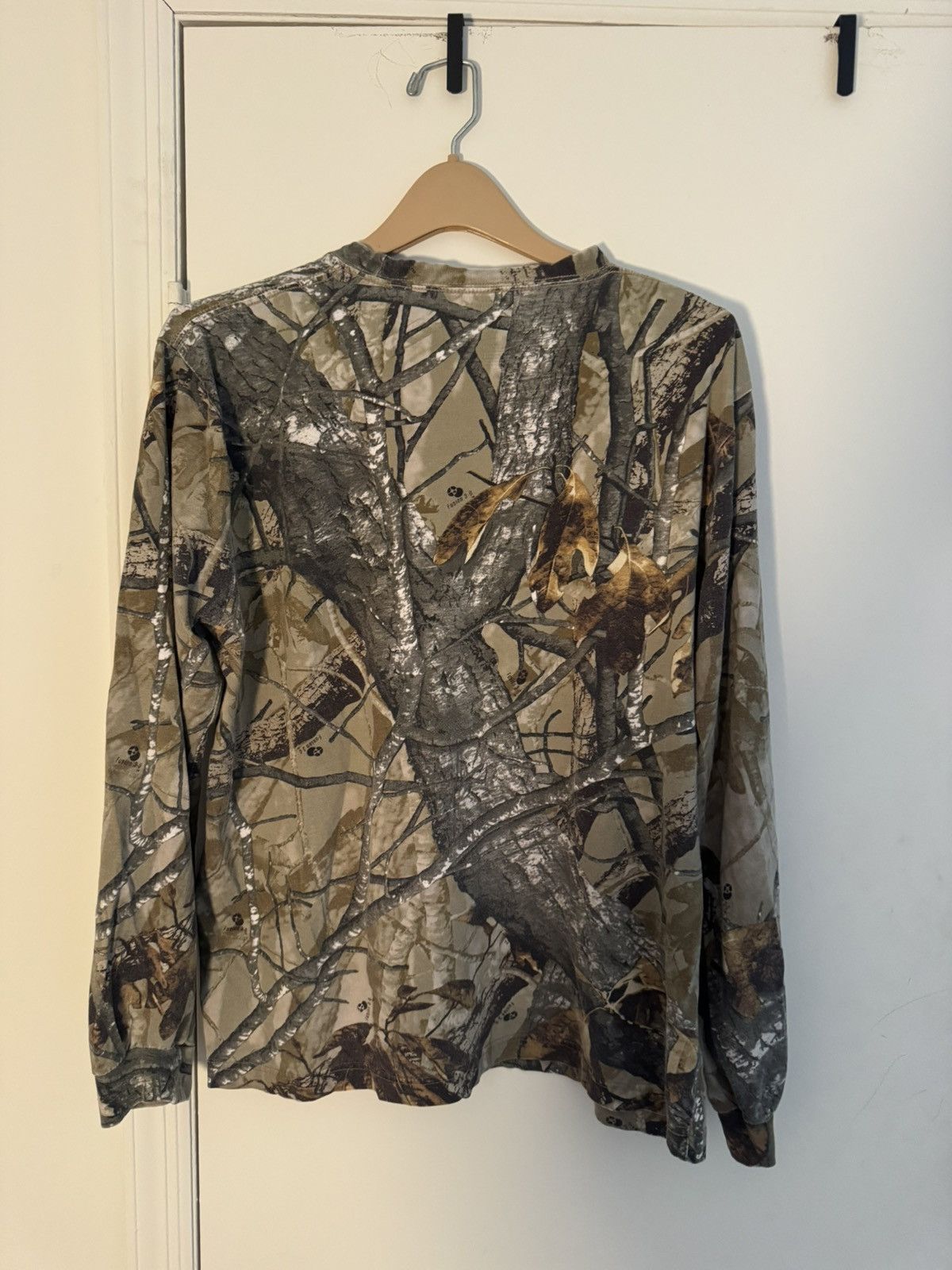 Vintage Vintage real tree long sleeve t-shirt size medium Size US M / EU 48-50 / 2 - 2 Thumbnail