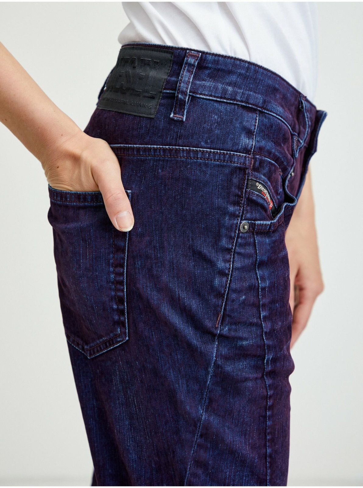 Designer × Diesel Diesel Womens D-Fayza Boyfriend Low Waist 069RQ Denim Jeans Size 30" / US 8 / IT 44 - 3 Thumbnail