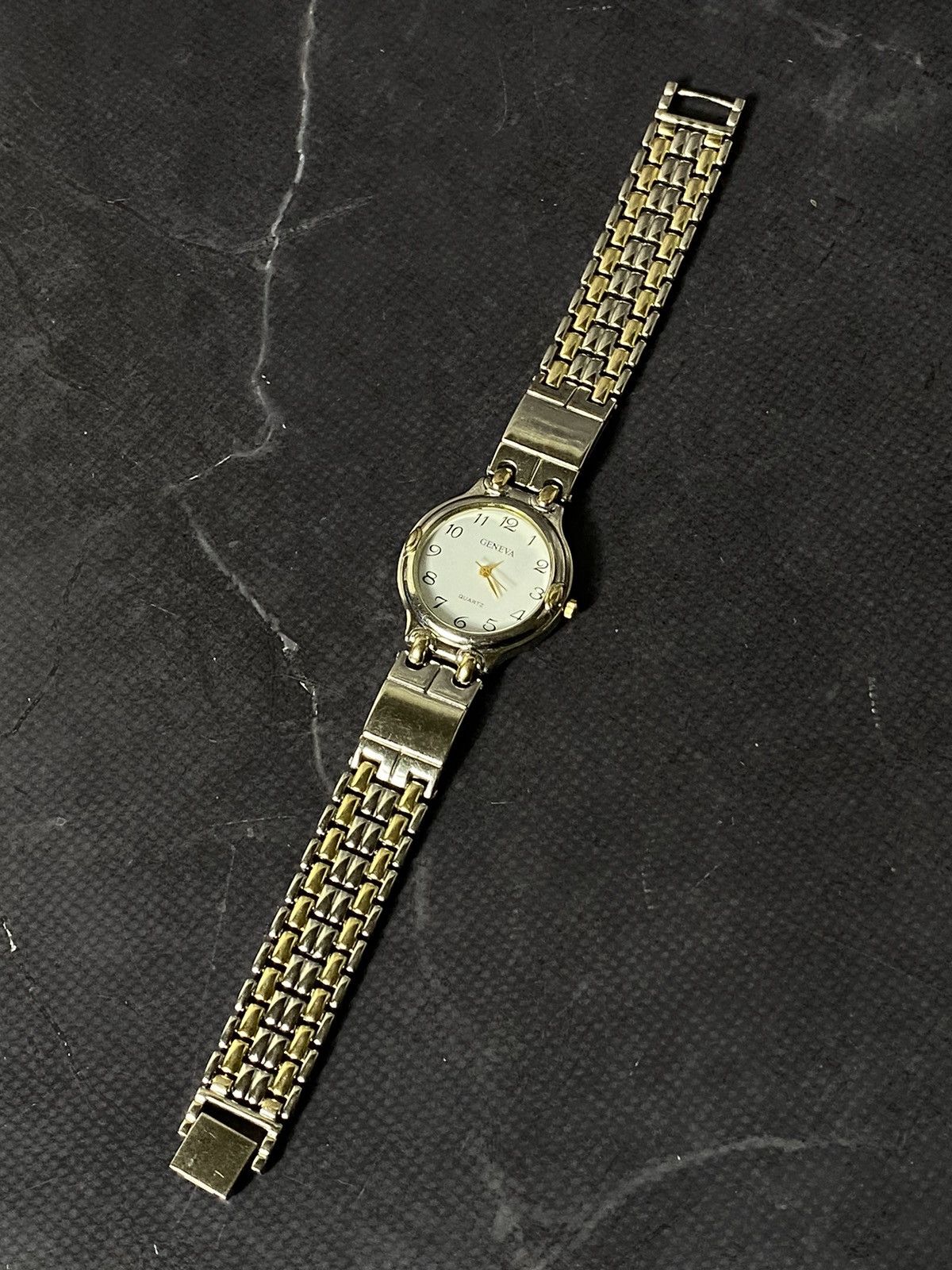 Japanese Brand Vintage GENEVA Quartz Watch Size ONE SIZE - 4 Thumbnail