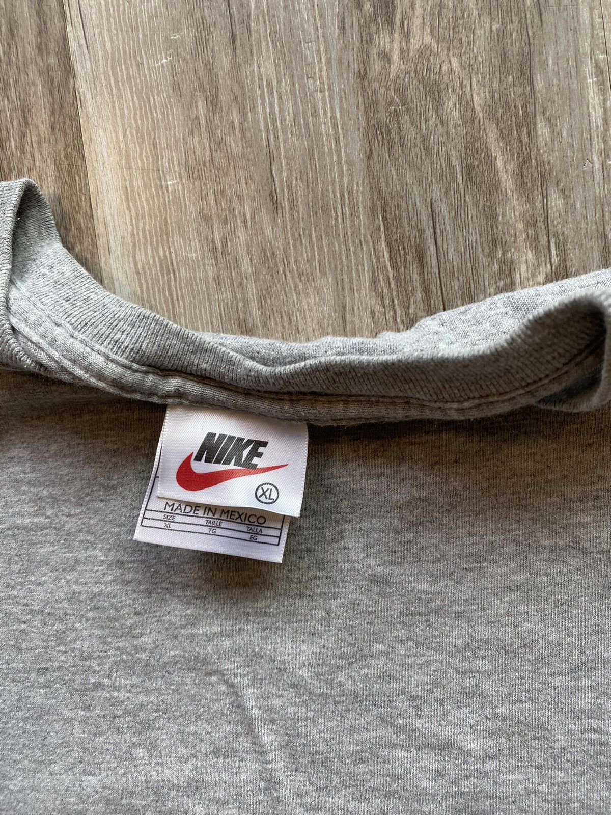 Nike × Vintage Vintage 90s Nike Mini Swoosh Embroidered Essential Tshirt Size US S / EU 44-46 / 1 - 3 Thumbnail